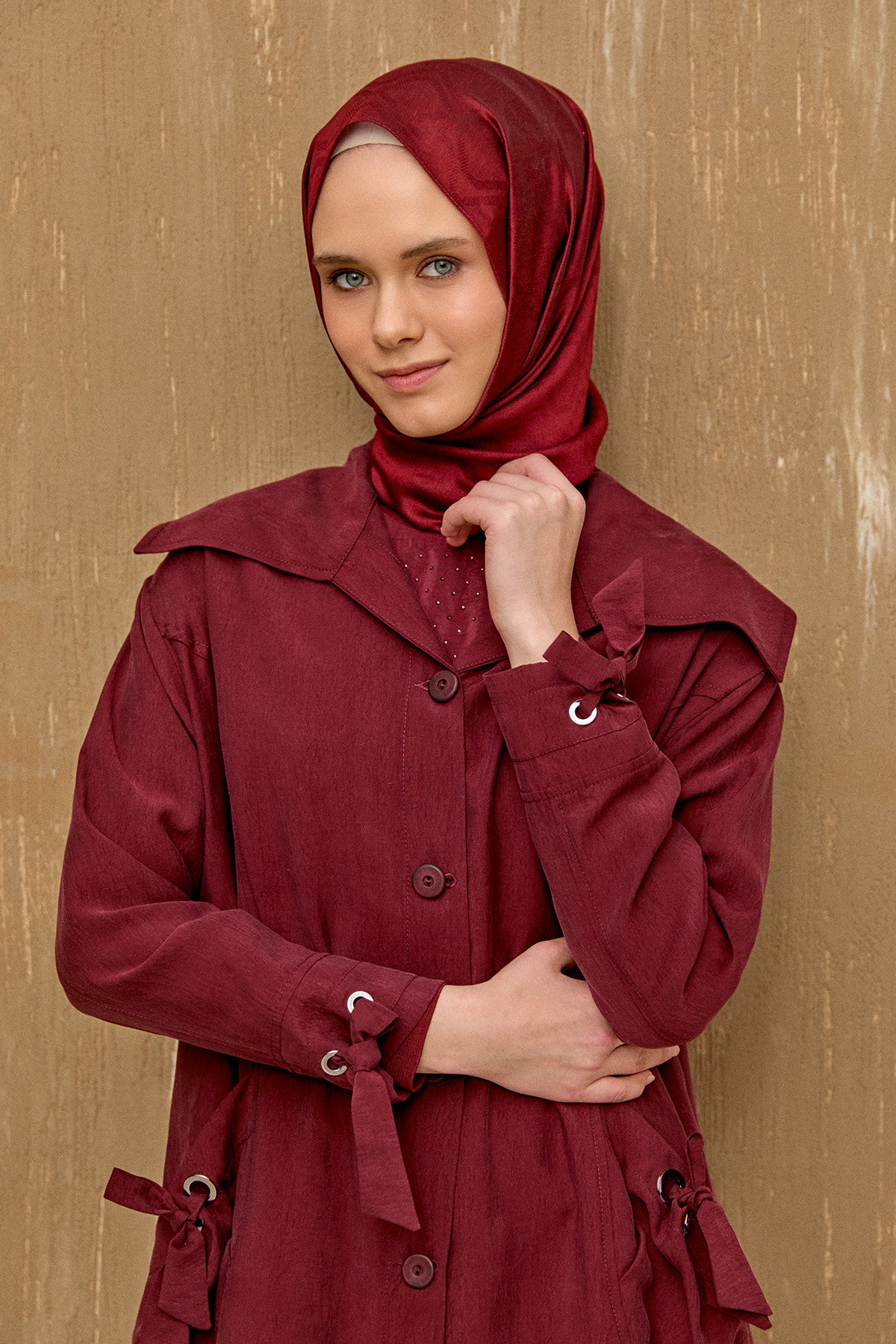 Geniş Yakalı Şeritli Kap, Tesettür Giyim