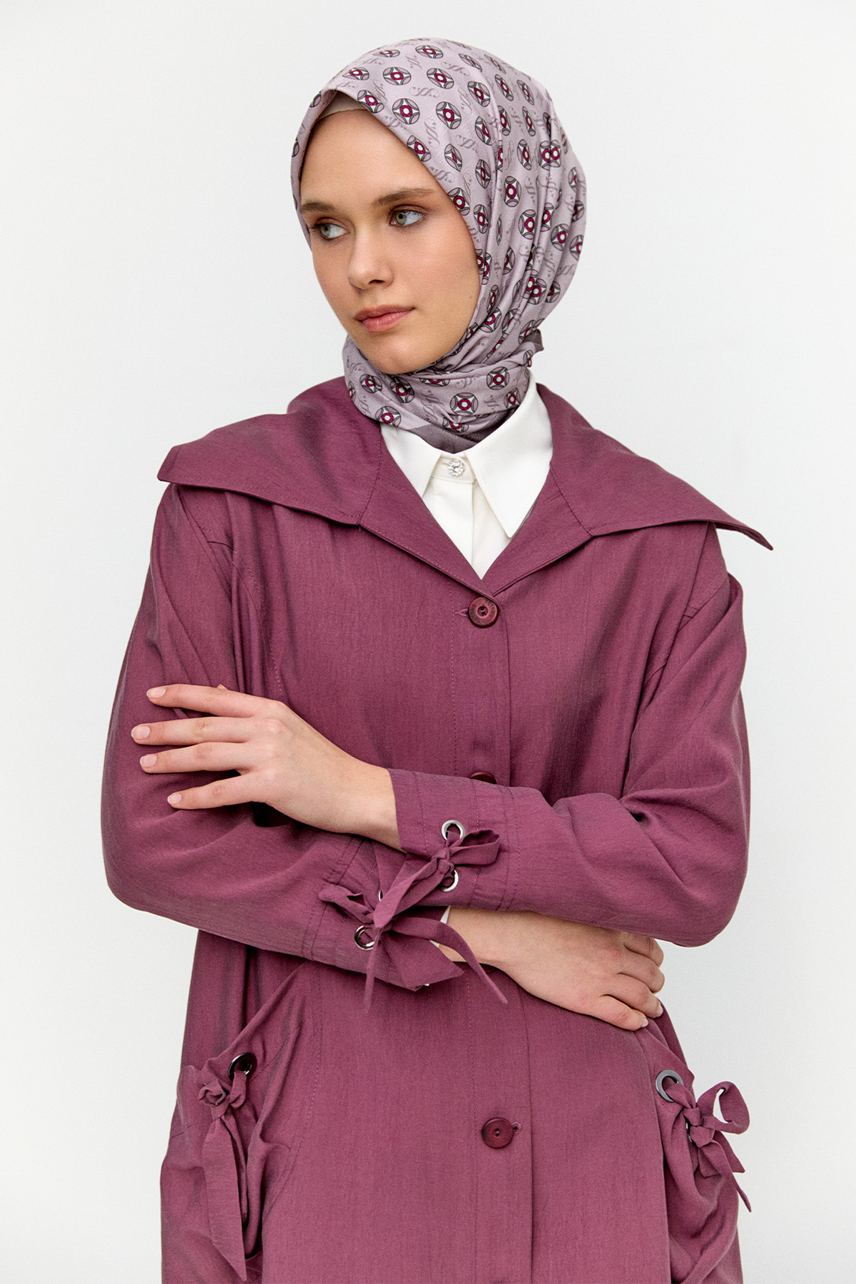 Geniş Yakalı Şeritli Kap, Tesettür Giyim