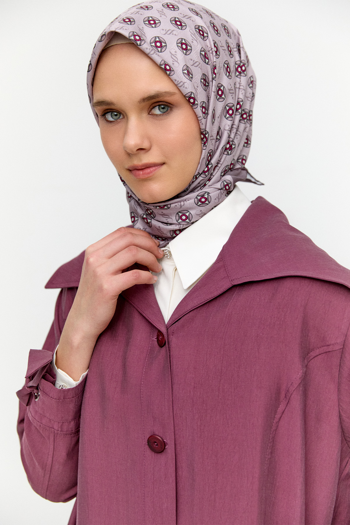 Geniş Yakalı Şeritli Kap, Tesettür Giyim