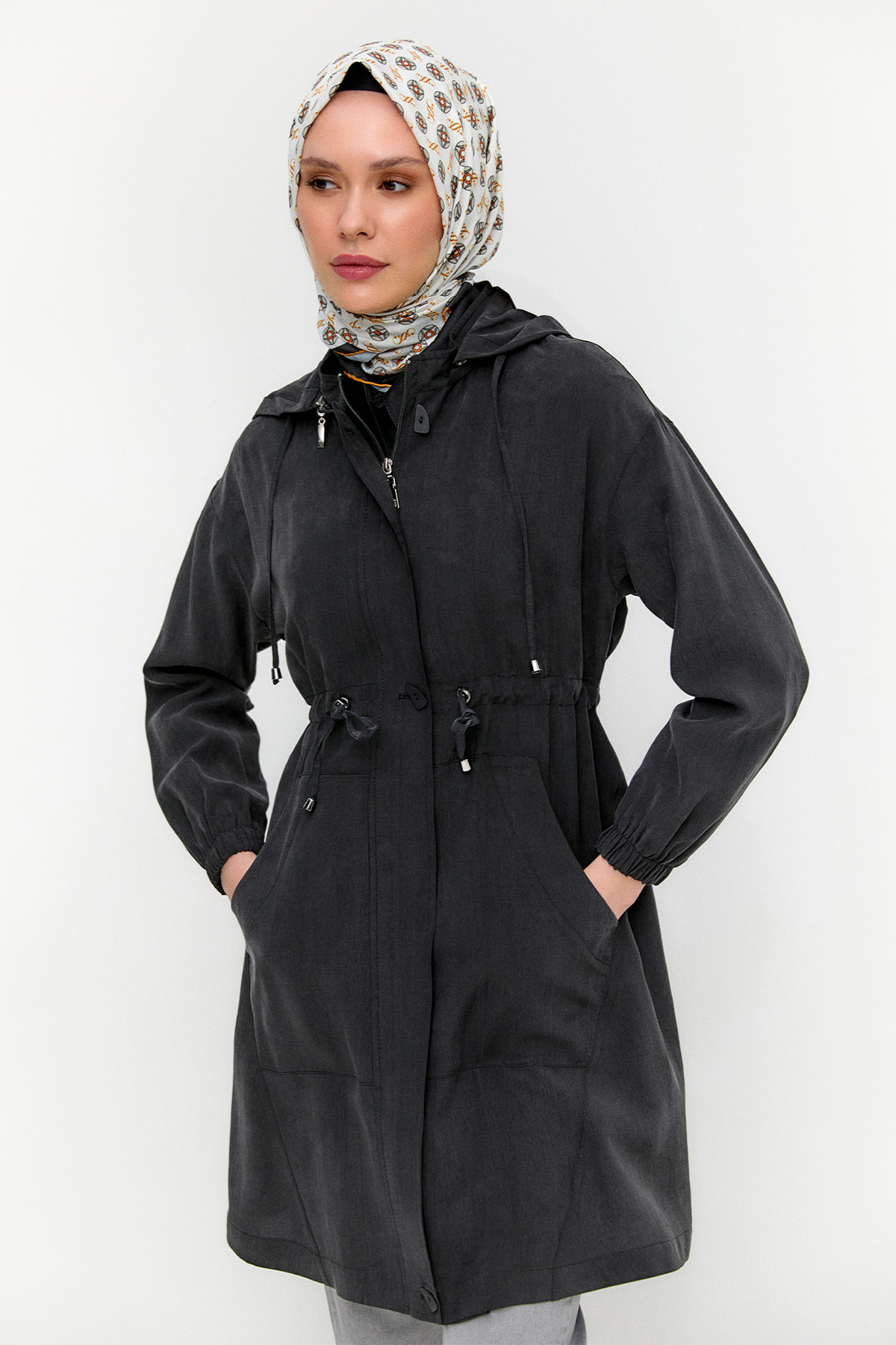 Seyyar Kapüşonlu Fermuarlı Kap, Tesettür Giyim