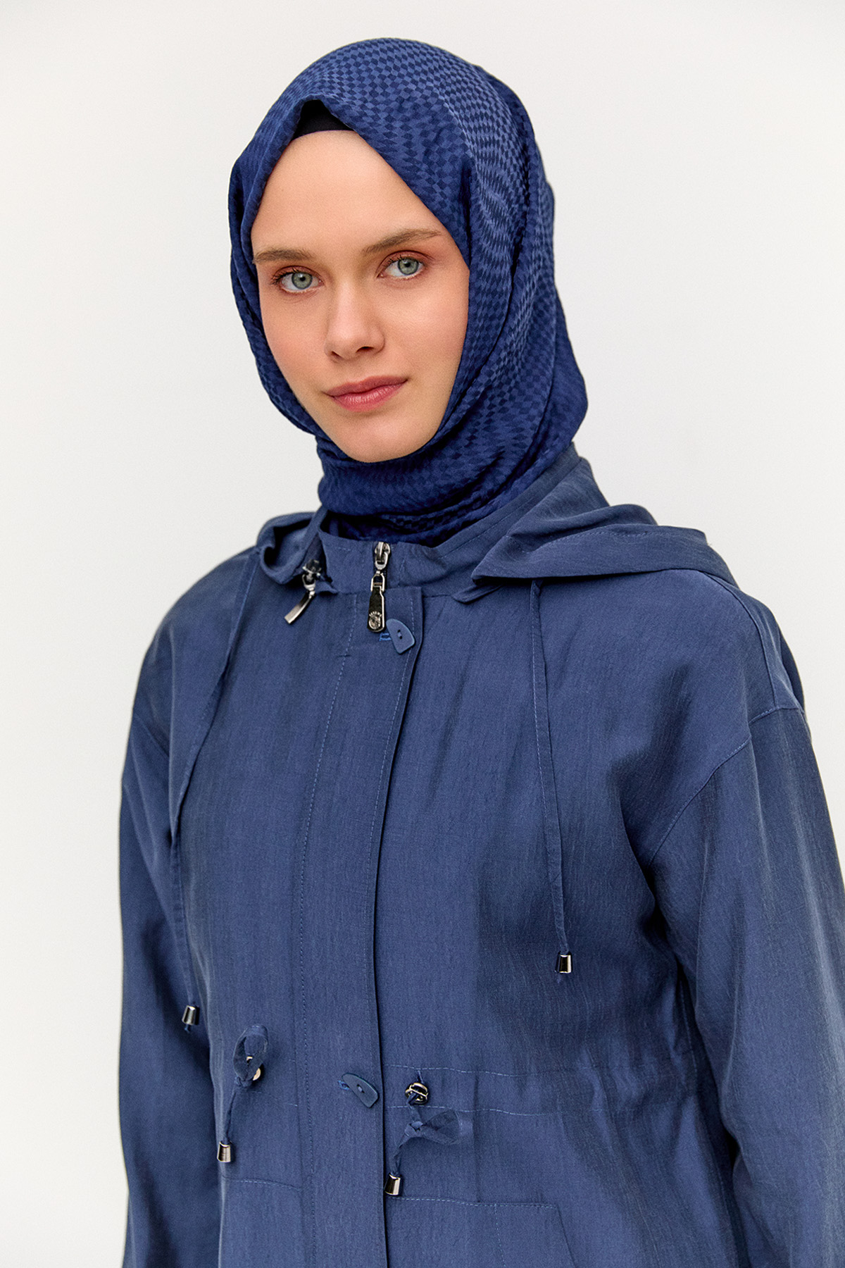 Seyyar Kapüşonlu Fermuarlı Kap, Tesettür Giyim