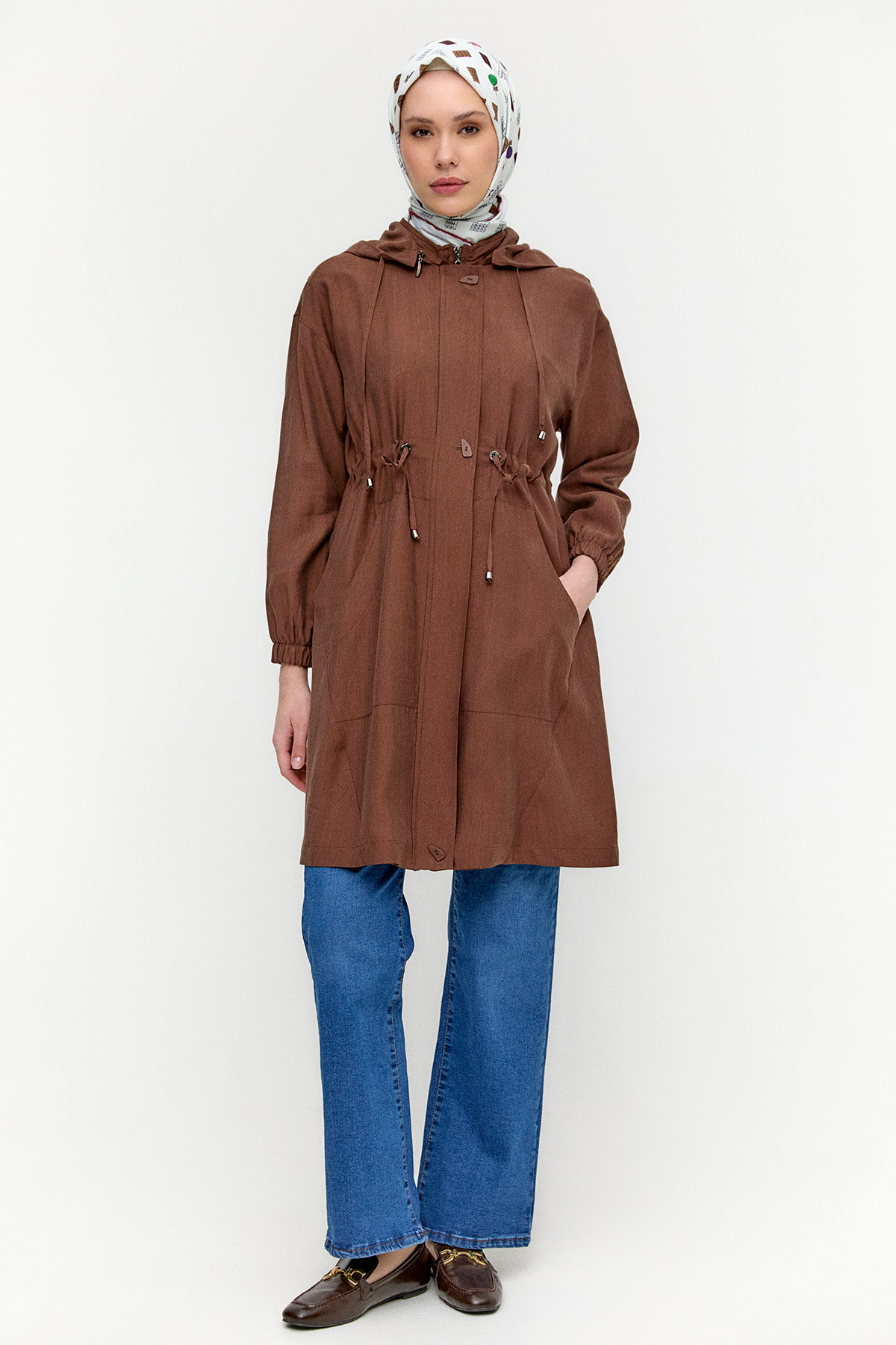 Seyyar Kapüşonlu Fermuarlı Kap, Tesettür Giyim