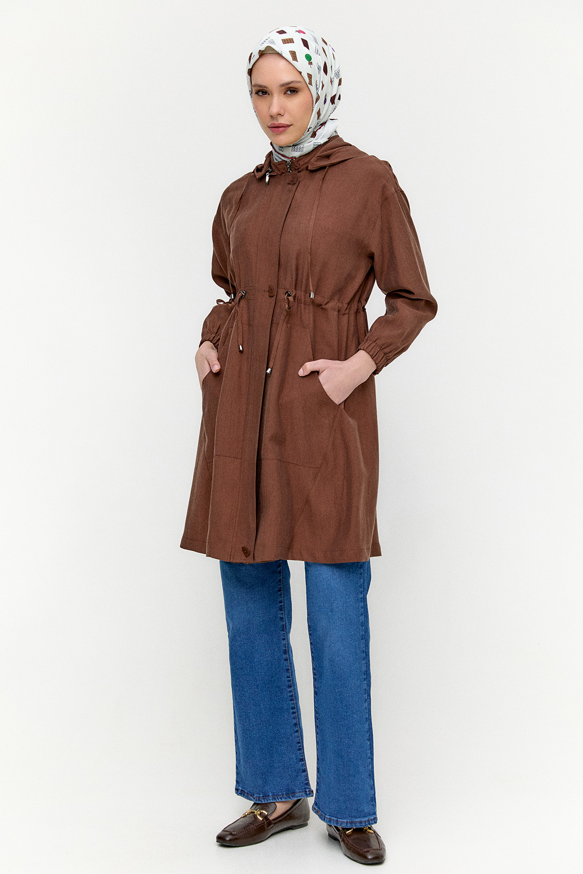 Seyyar Kapüşonlu Fermuarlı Kap, Tesettür Giyim