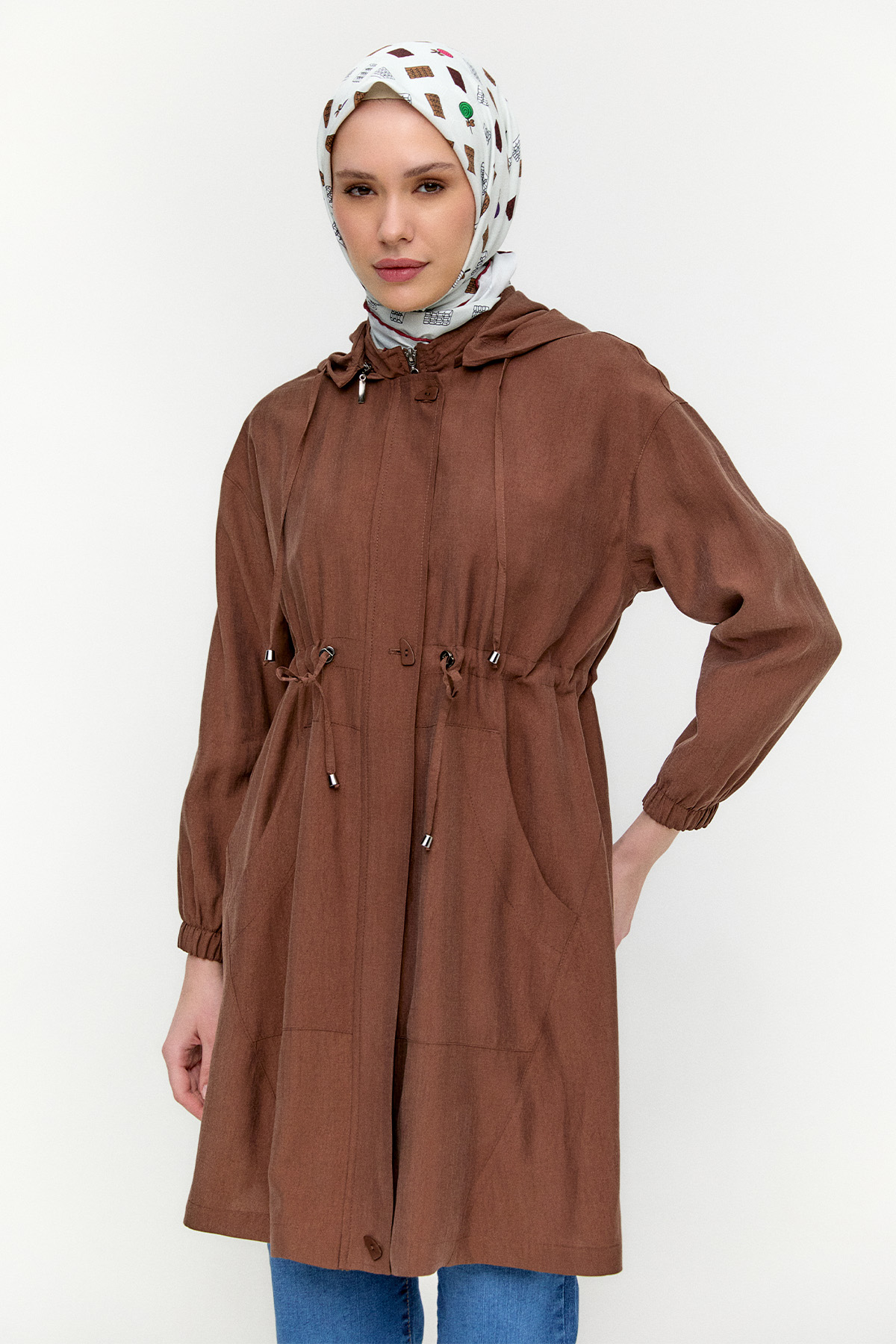 Seyyar Kapüşonlu Fermuarlı Kap, Tesettür Giyim