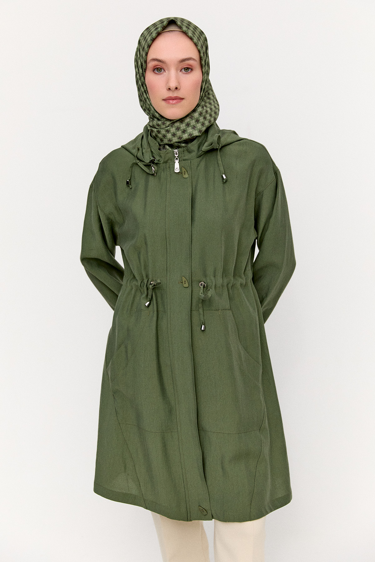 Seyyar Kapüşonlu Fermuarlı Kap, Tesettür Giyim