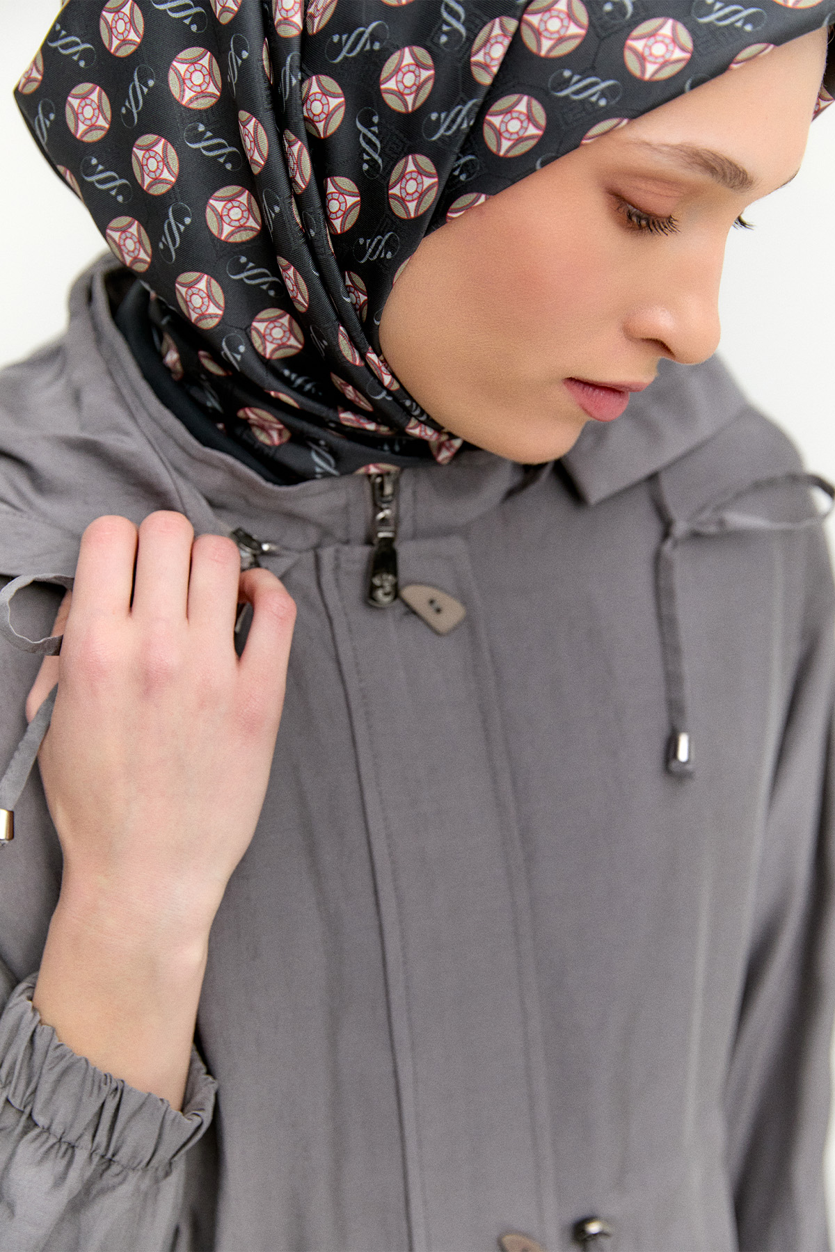 Seyyar Kapüşonlu Fermuarlı Kap, Tesettür Giyim