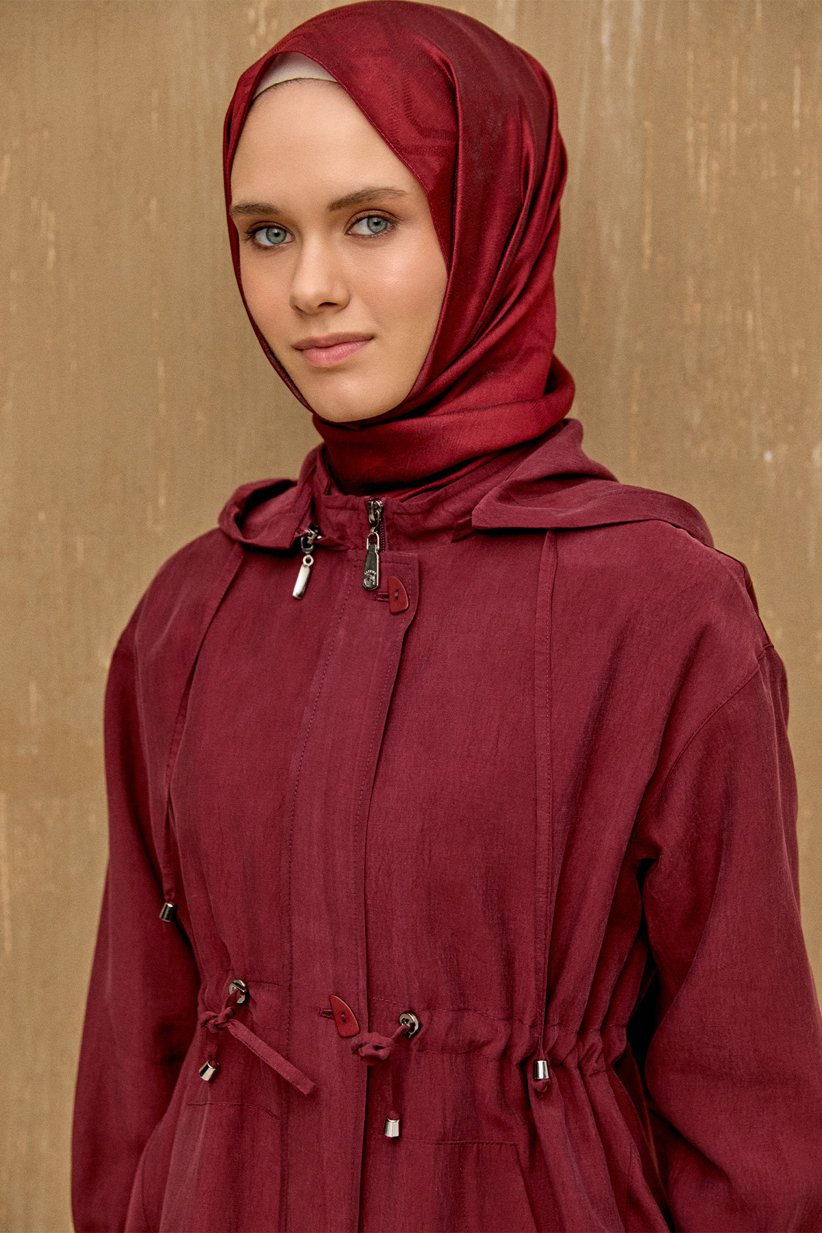 Seyyar Kapüşonlu Fermuarlı Kap, Tesettür Giyim