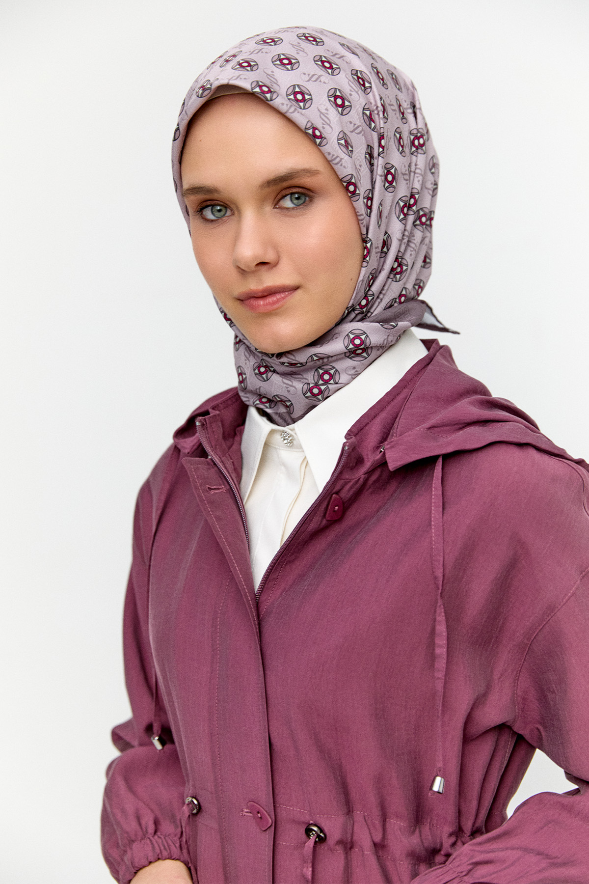 Seyyar Kapüşonlu Fermuarlı Kap, Tesettür Giyim