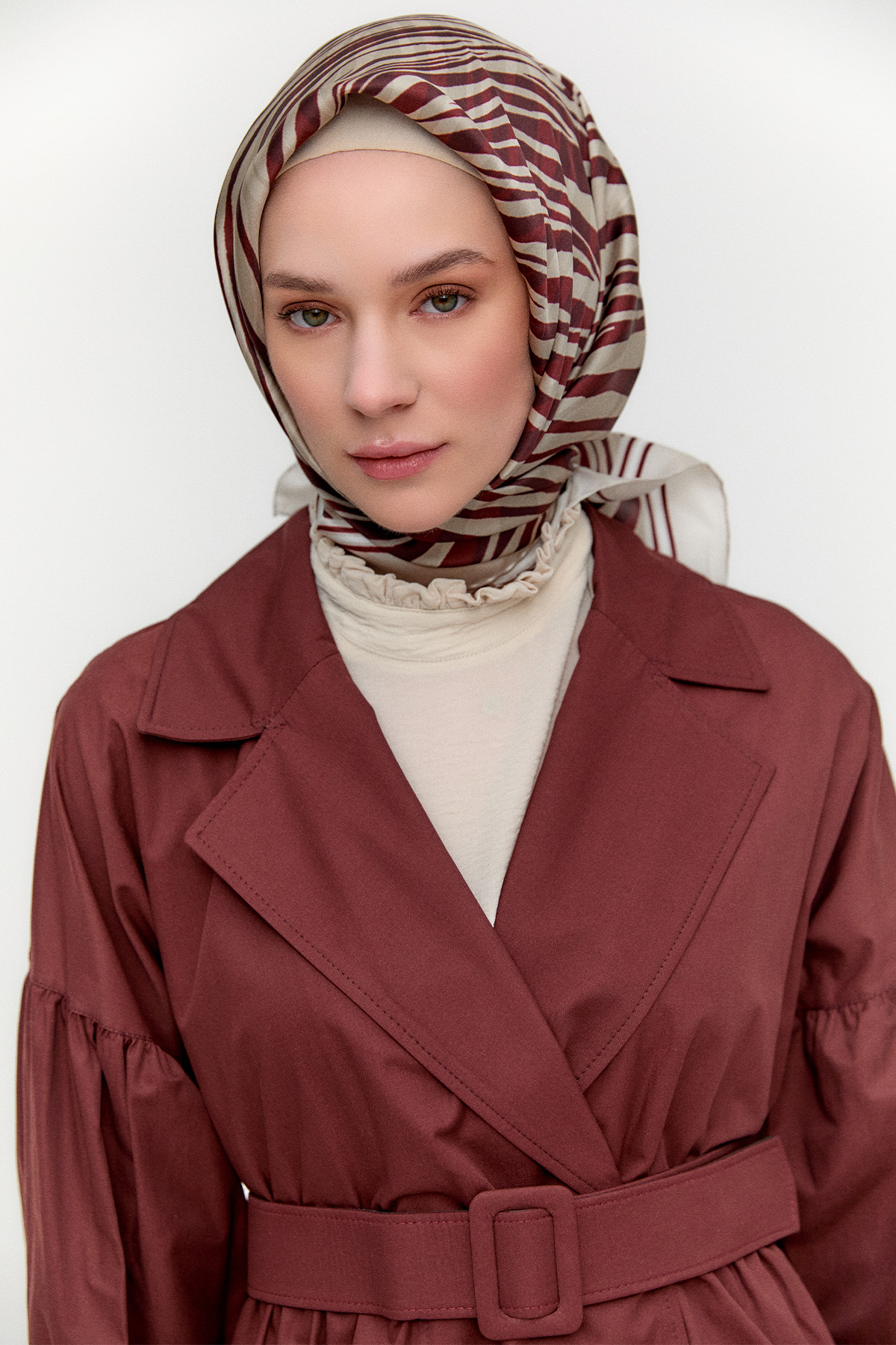 Kruvaze Kemerli Pamuklu Trençkot, Tesettür Giyim