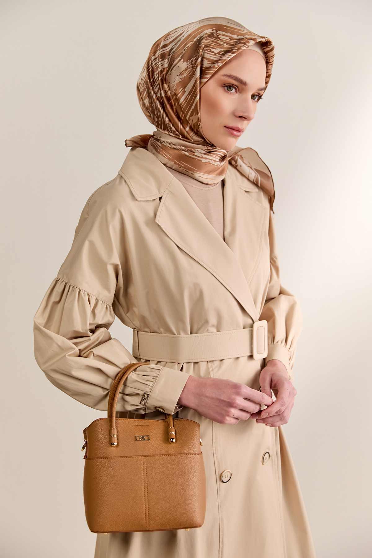 Kruvaze Kemerli Pamuklu Trençkot, Tesettür Giyim