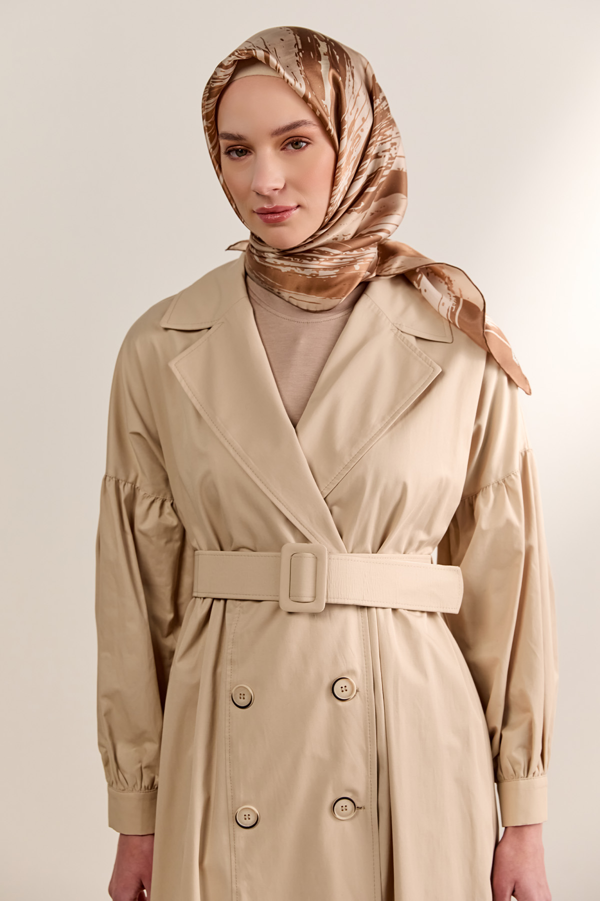 Kruvaze Kemerli Pamuklu Trençkot, Tesettür Giyim