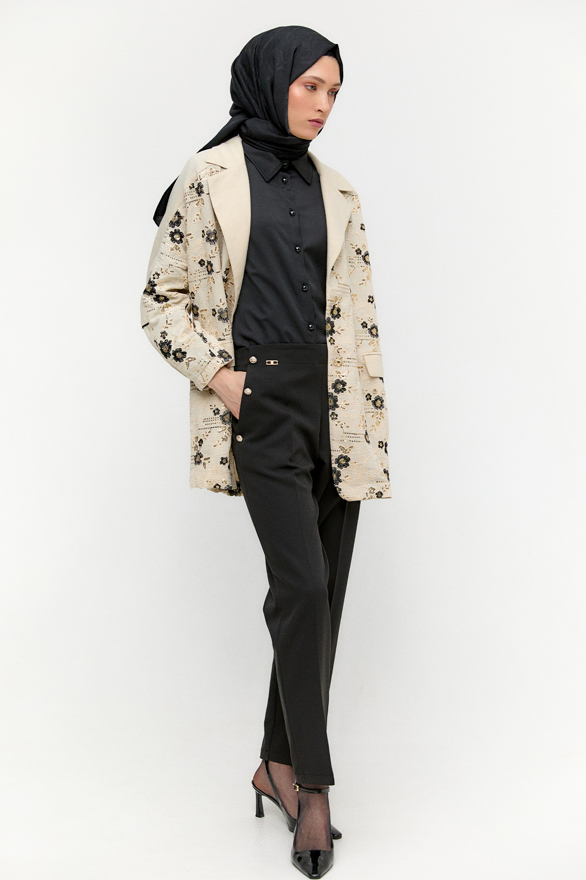 Süs Düğmeli Havuç Pantolon, Tesettür Giyim