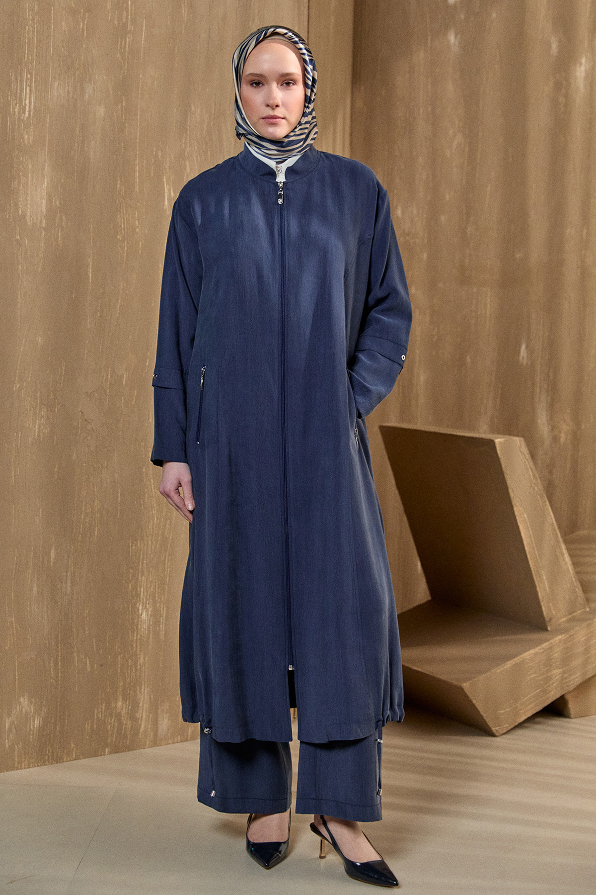 Bağlama Detaylı Hakim Yakalı Pardesü, Tesettür Giyim