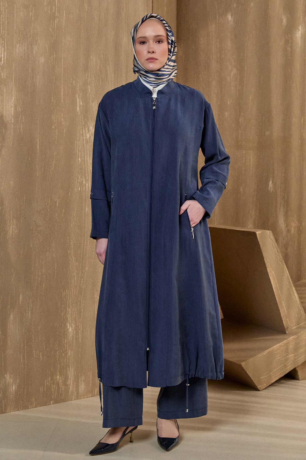 Bağlama Detaylı Hakim Yakalı Pardesü, Tesettür Giyim