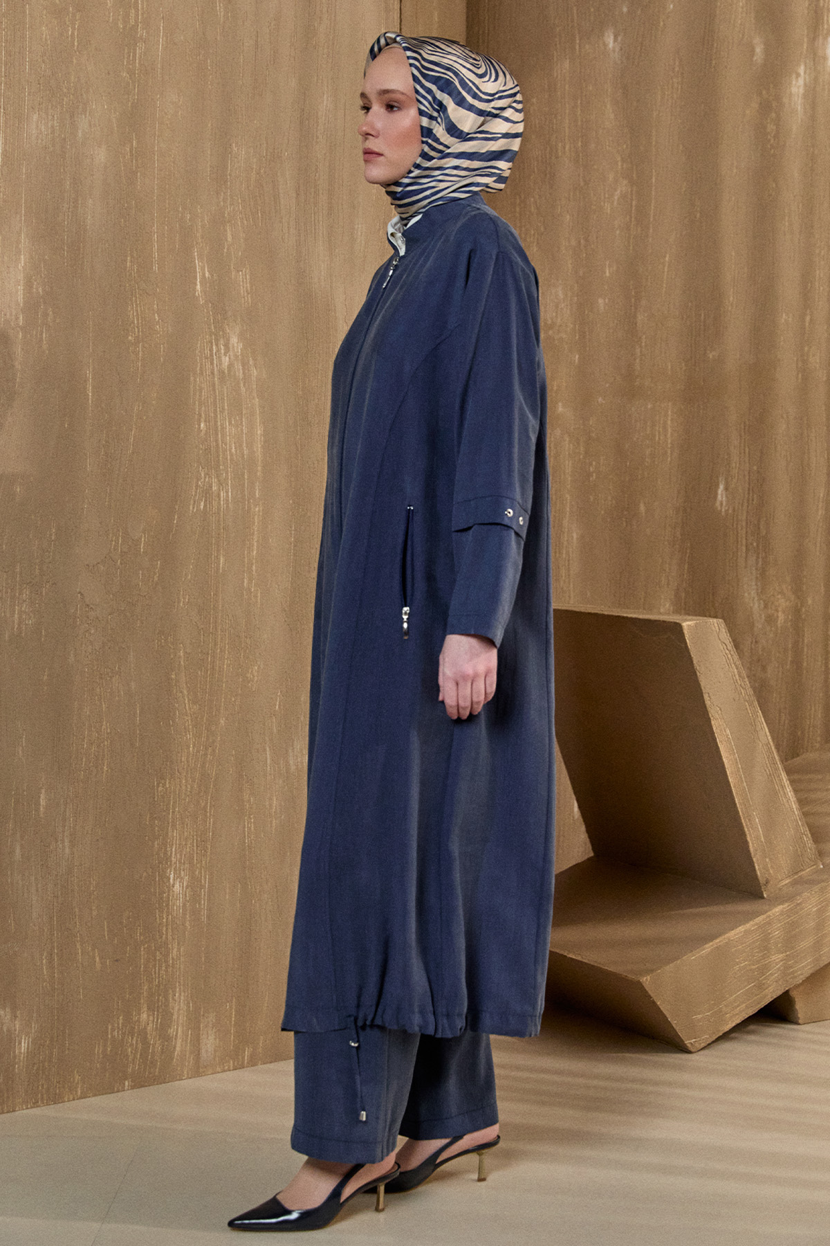 Bağlama Detaylı Hakim Yakalı Pardesü, Tesettür Giyim