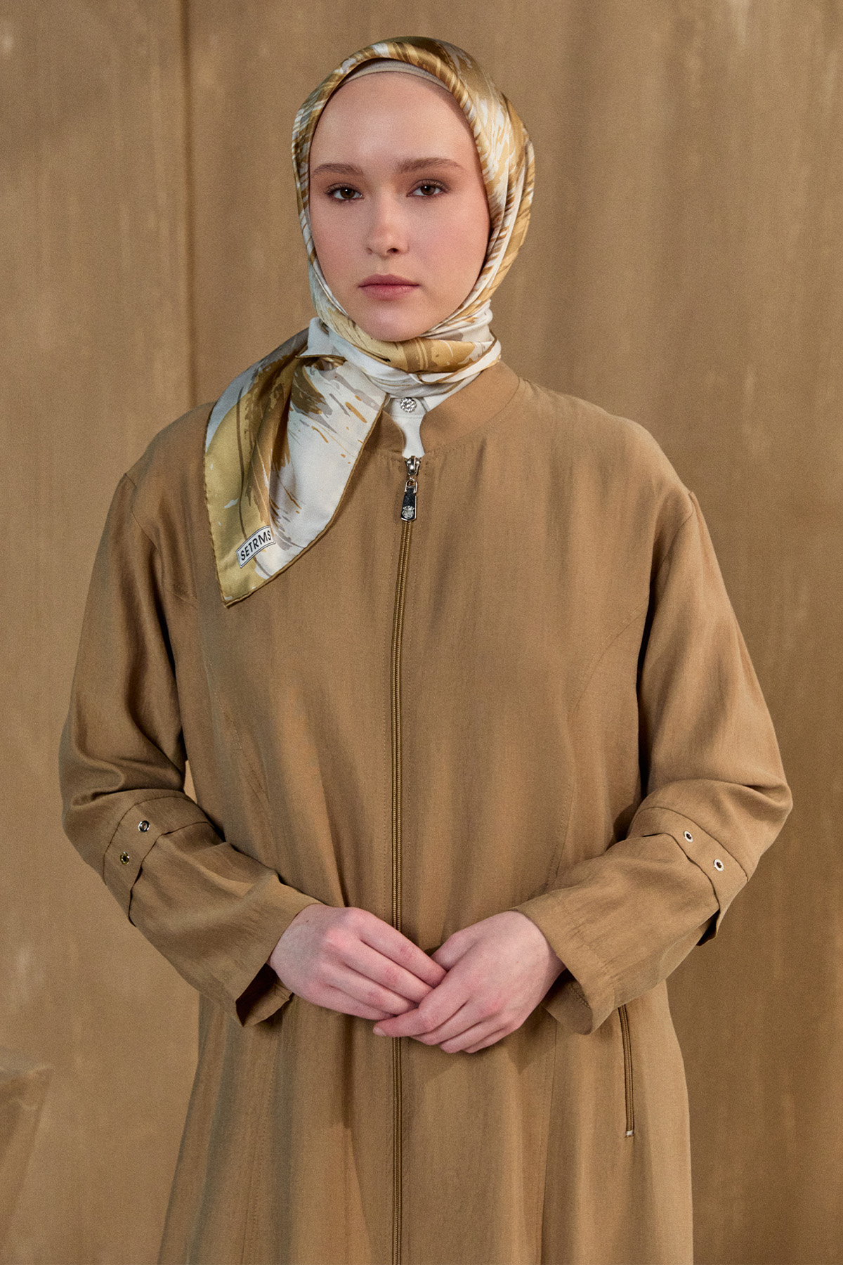 Bağlama Detaylı Hakim Yakalı Pardesü, Tesettür Giyim