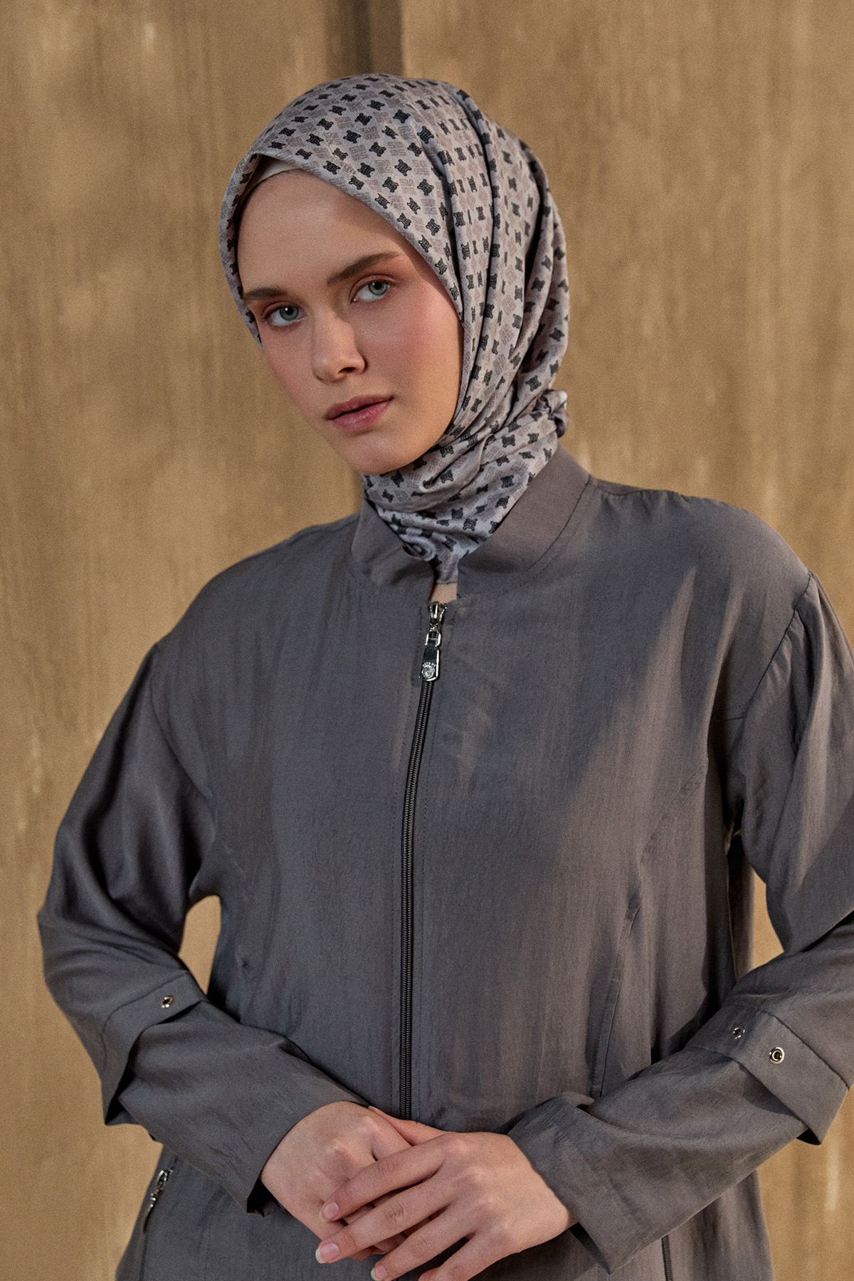 Bağlama Detaylı Hakim Yakalı Pardesü, Tesettür Giyim