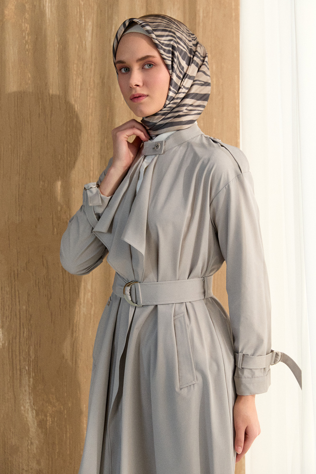 Hakim Yakalı Kemerli Pardesü, Tesettür Giyim