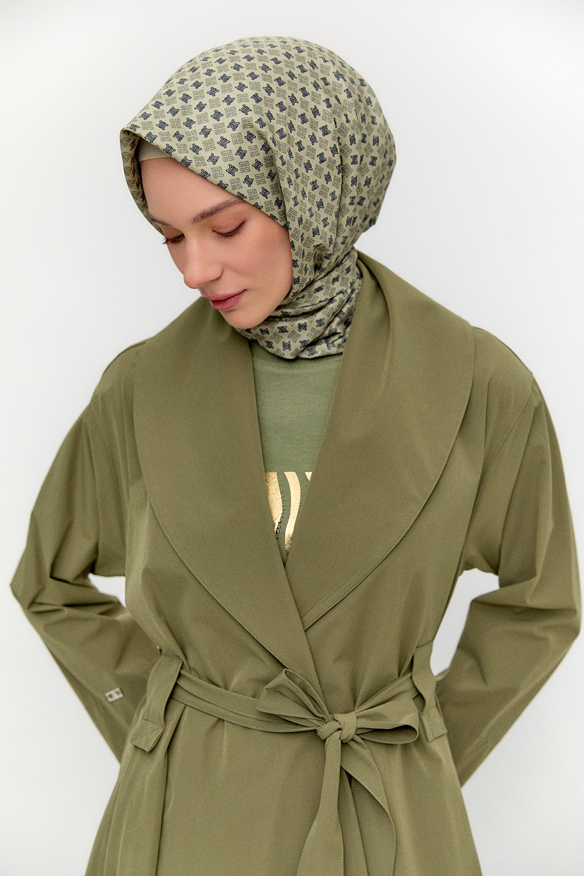 Şal Yakalı Kuşaklı Pardesü, Tesettür Giyim