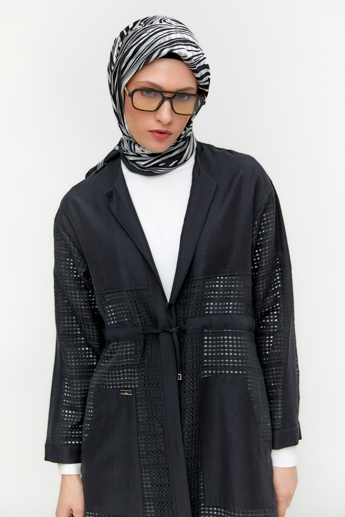 Kuşaklı File Kombinli Pardesü, Tesettür Giyim