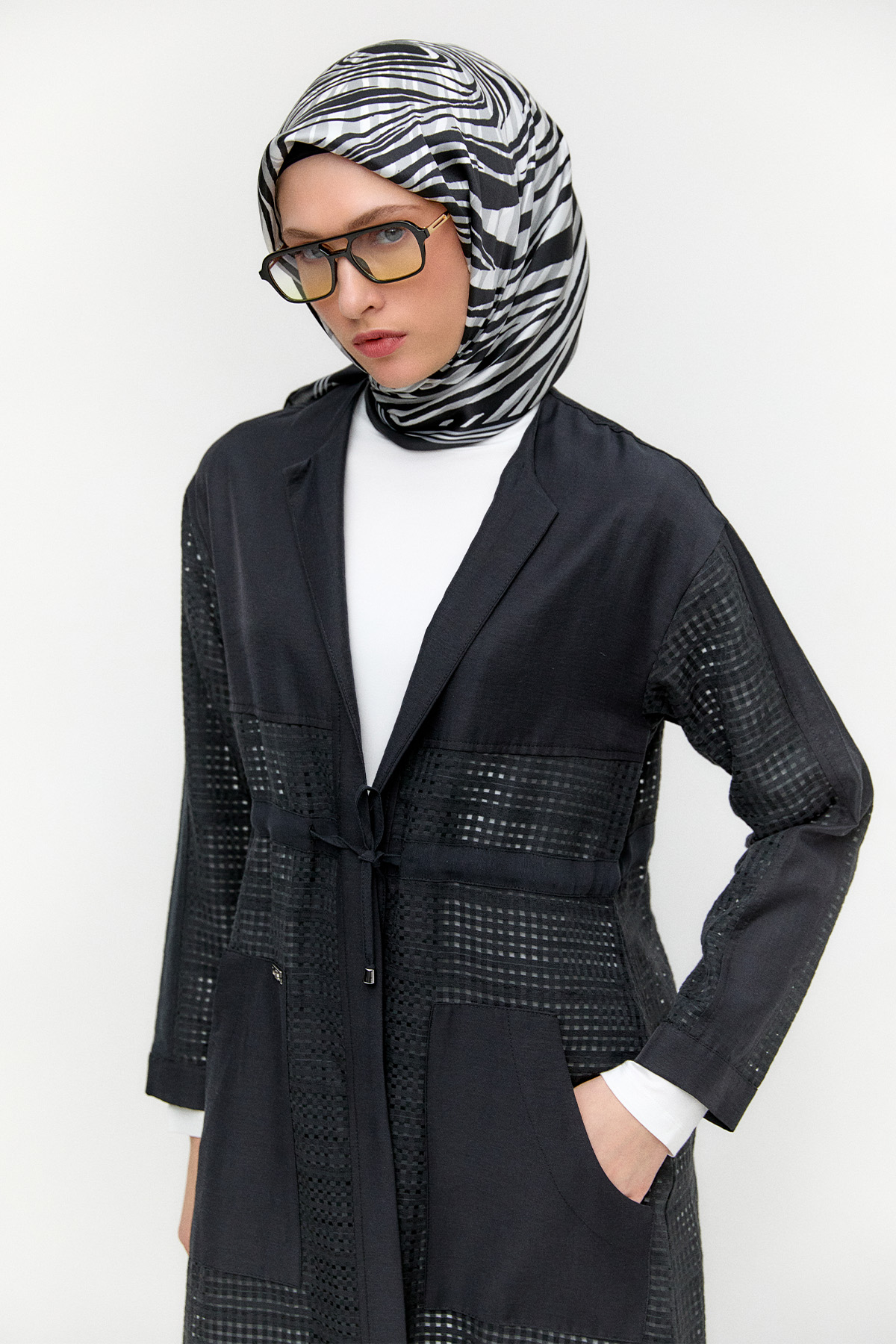 Kuşaklı File Kombinli Pardesü, Tesettür Giyim