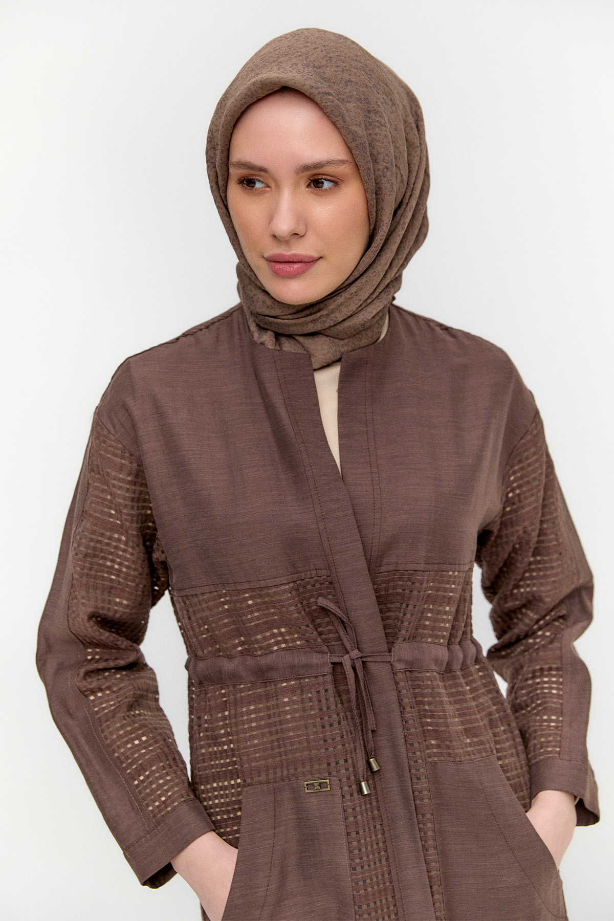 Kuşaklı File Kombinli Pardesü, Tesettür Giyim