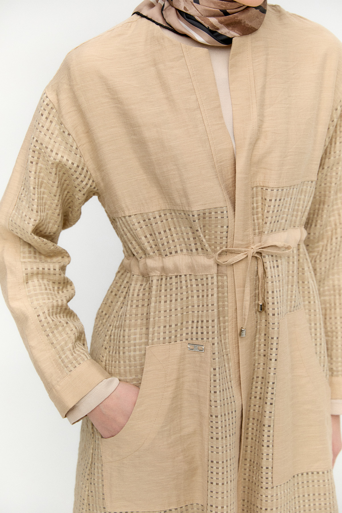 Kuşaklı File Kombinli Pardesü, Tesettür Giyim