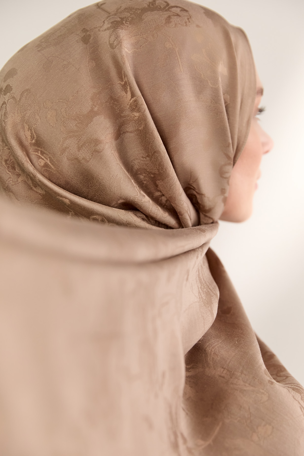 Çiçek Desenli Jakarlı Modal Şal, Tesettür Giyim