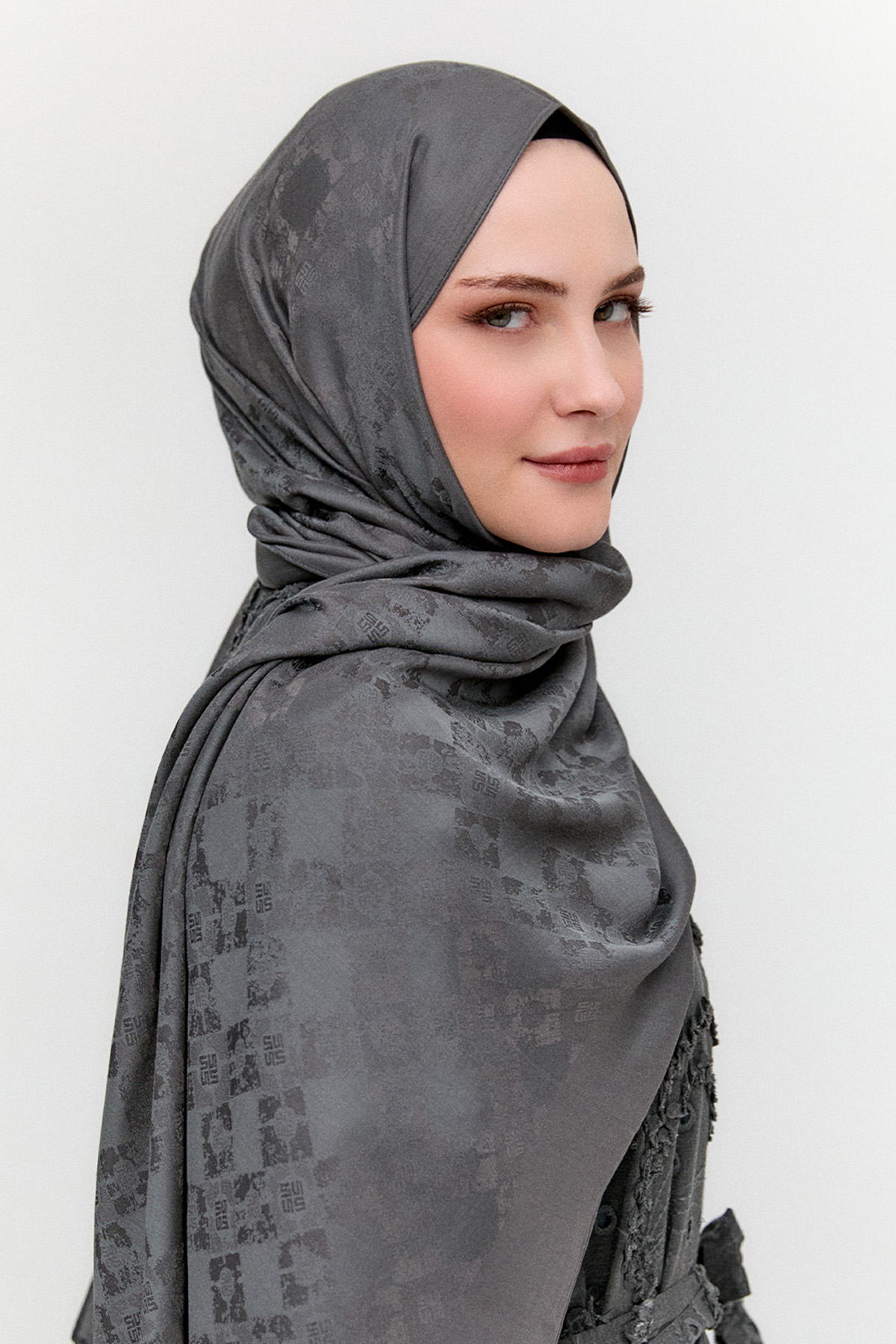 Logolu Jakarlı Modal Şal, Tesettür Giyim