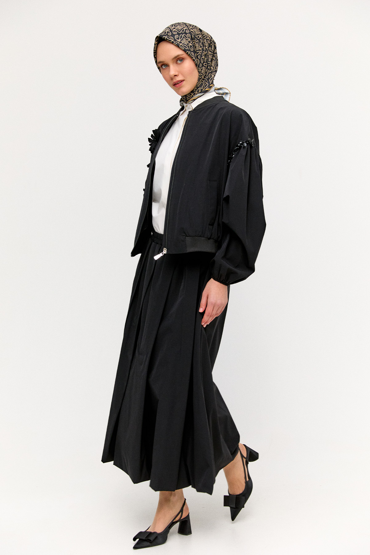 Çiçek Aplikeli Bomber Ceket, Tesettür Giyim