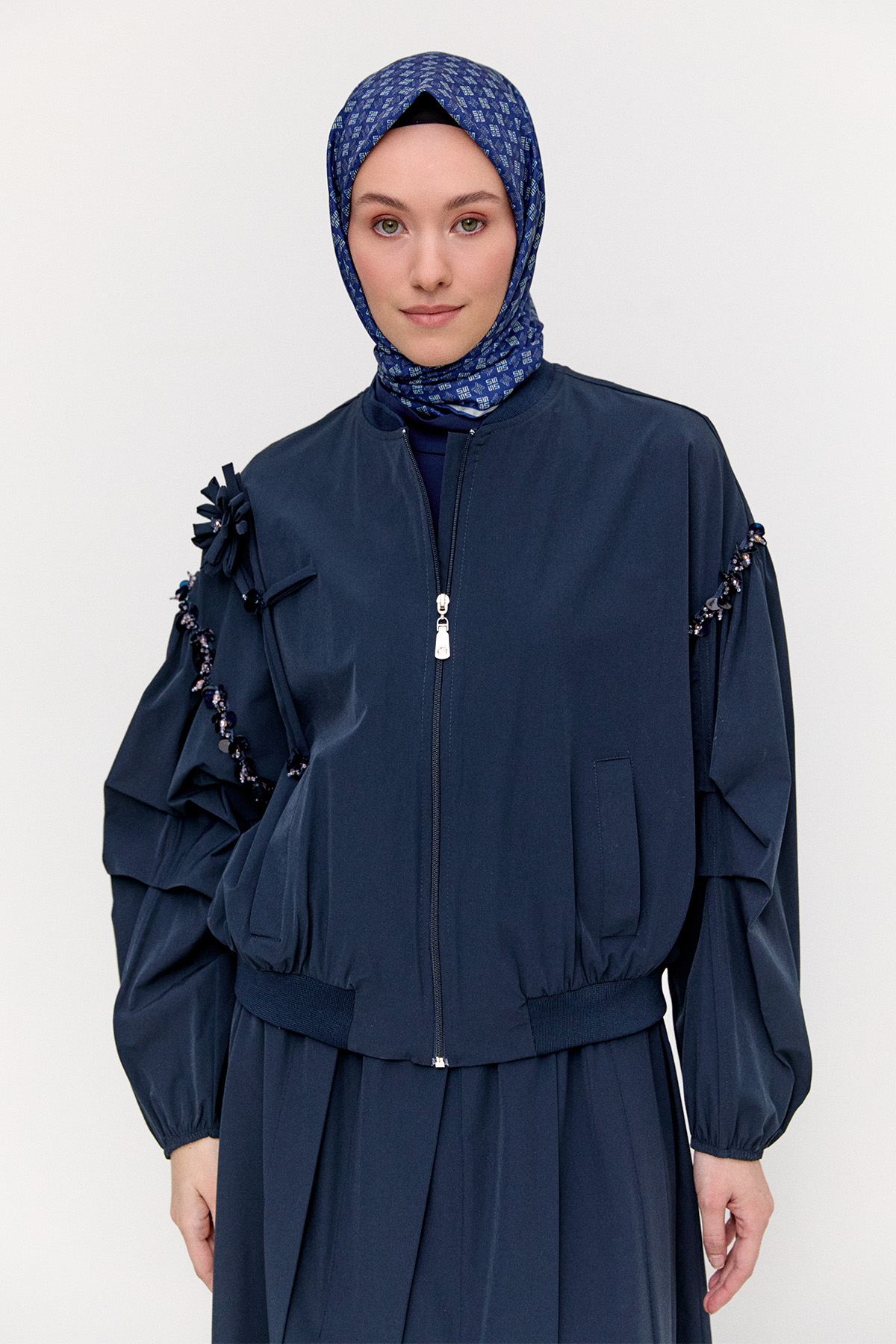 Çiçek Aplikeli Bomber Ceket, Tesettür Giyim