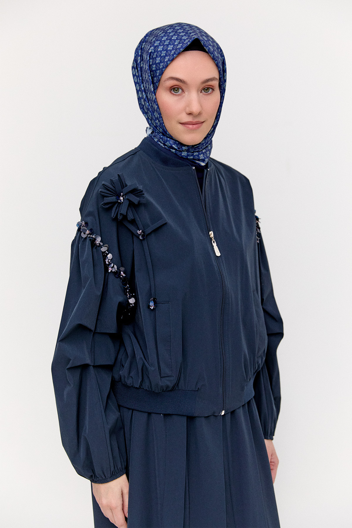 Çiçek Aplikeli Bomber Ceket, Tesettür Giyim