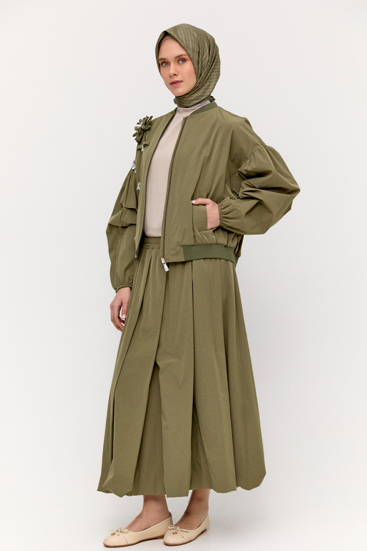 Çiçek Aplikeli Bomber Ceket, Tesettür Giyim