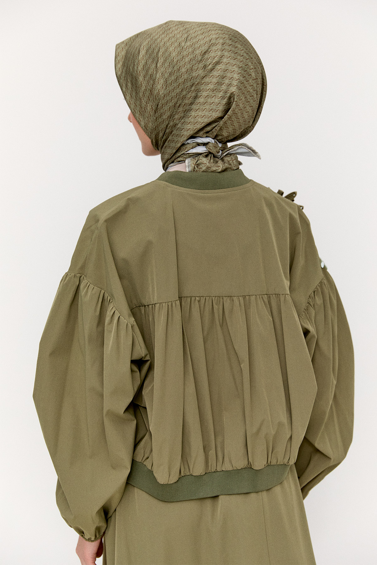 Çiçek Aplikeli Bomber Ceket, Tesettür Giyim