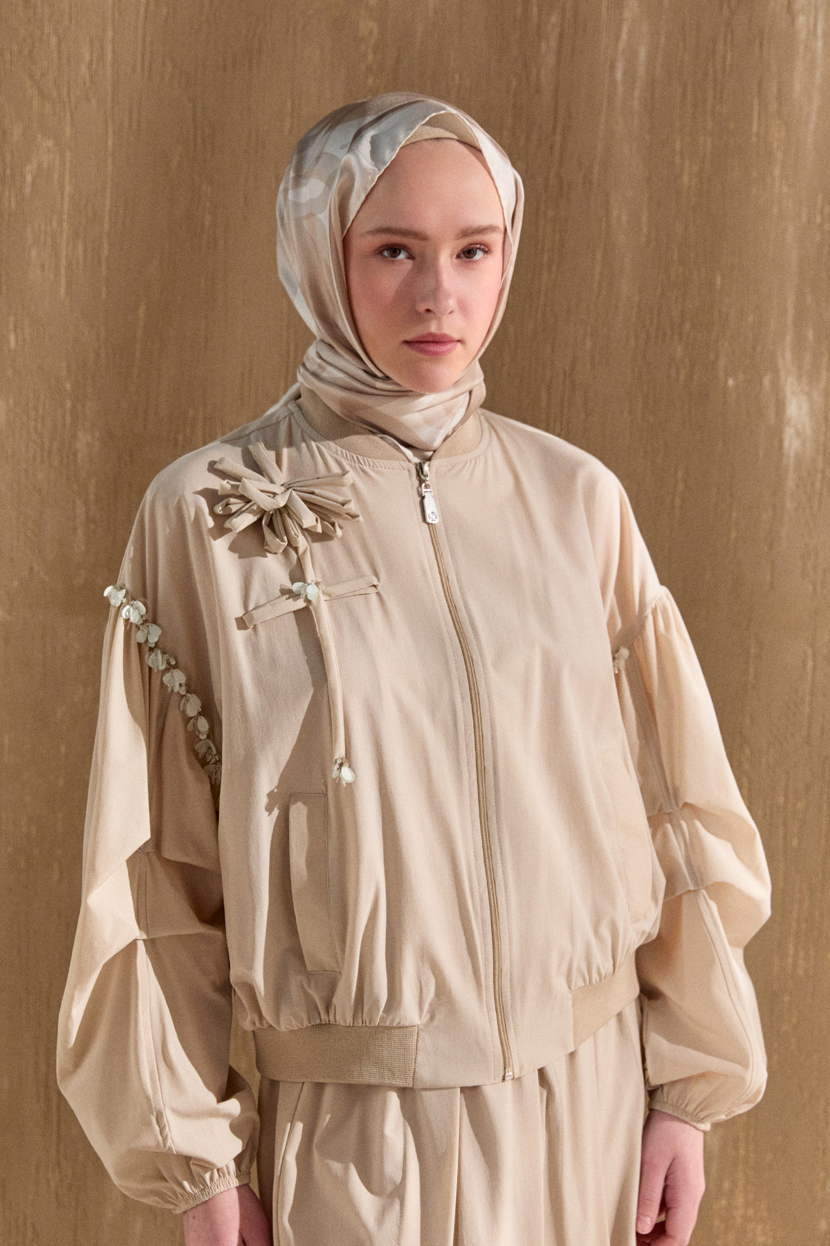 Çiçek Aplikeli Bomber Ceket, Tesettür Giyim