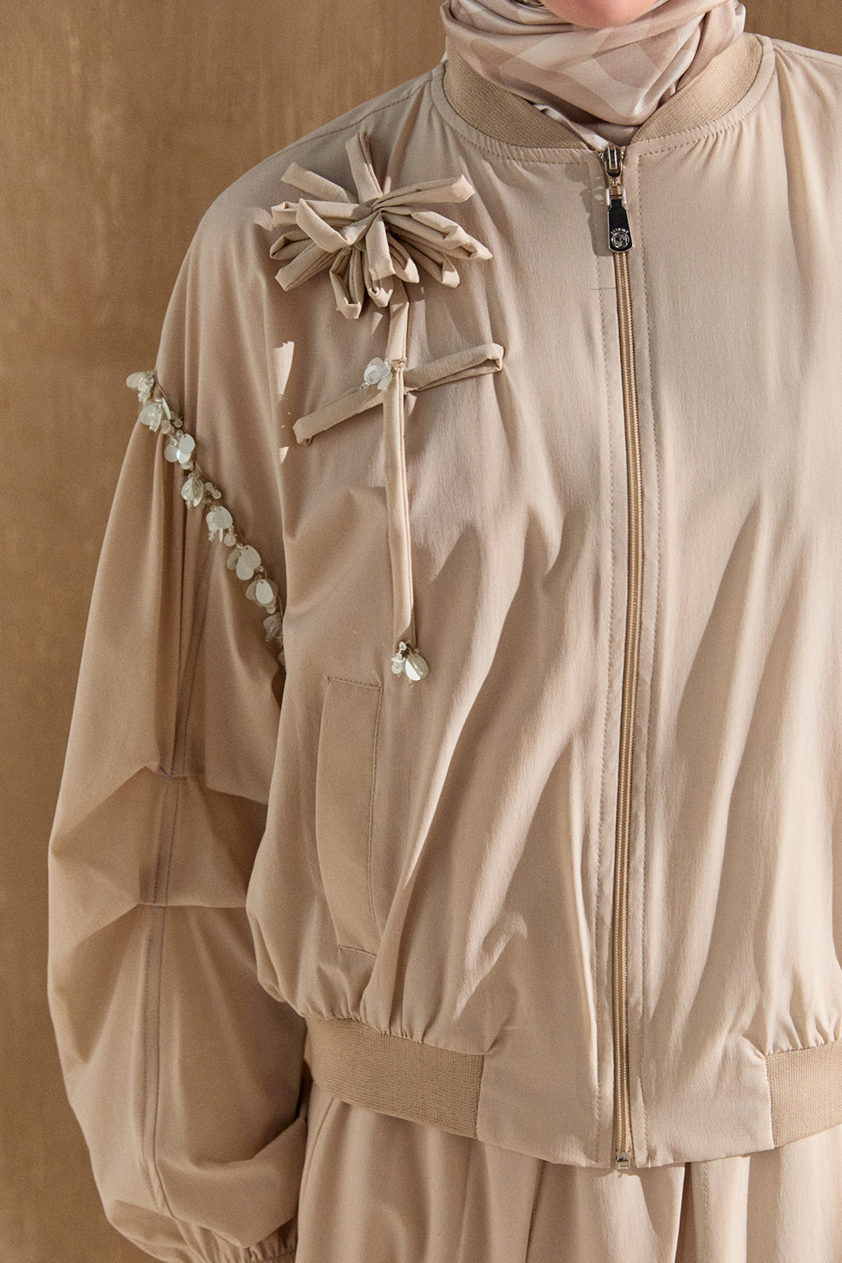 Çiçek Aplikeli Bomber Ceket, Tesettür Giyim