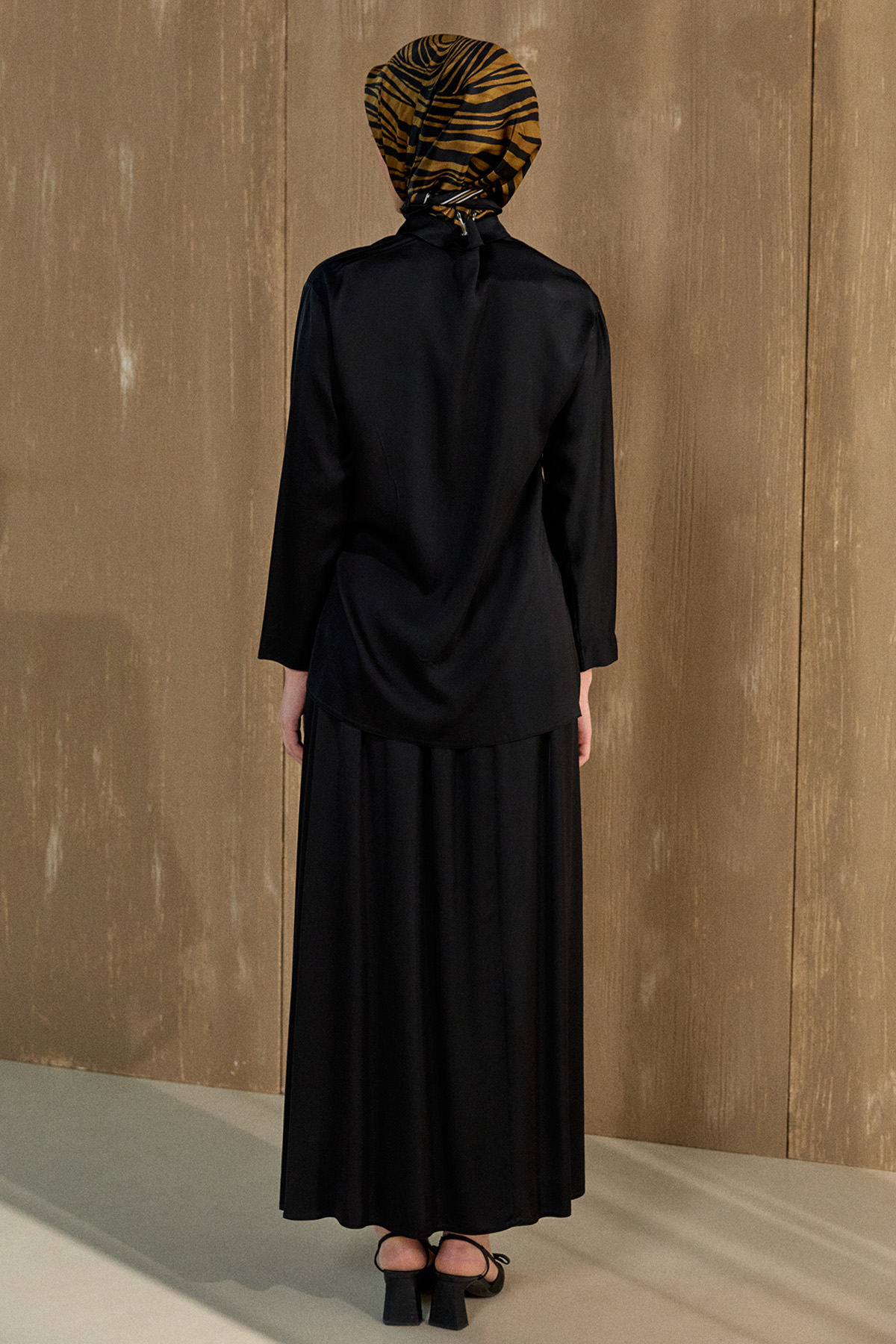 Boncuk İşlemeli İkili Saten Takım, Tesettür Giyim