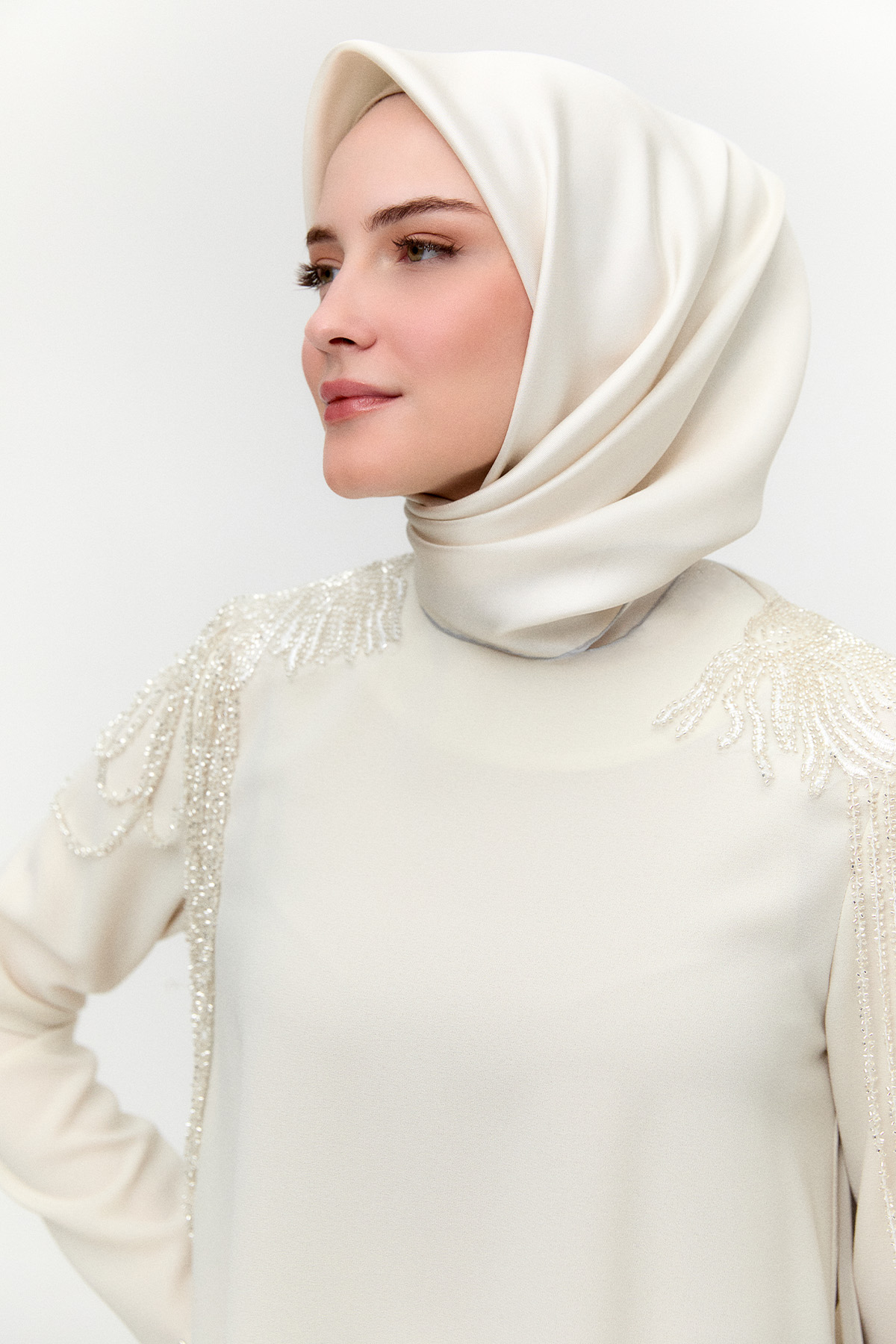 Boncuk İşlemeli Krep Takım, Tesettür Giyim