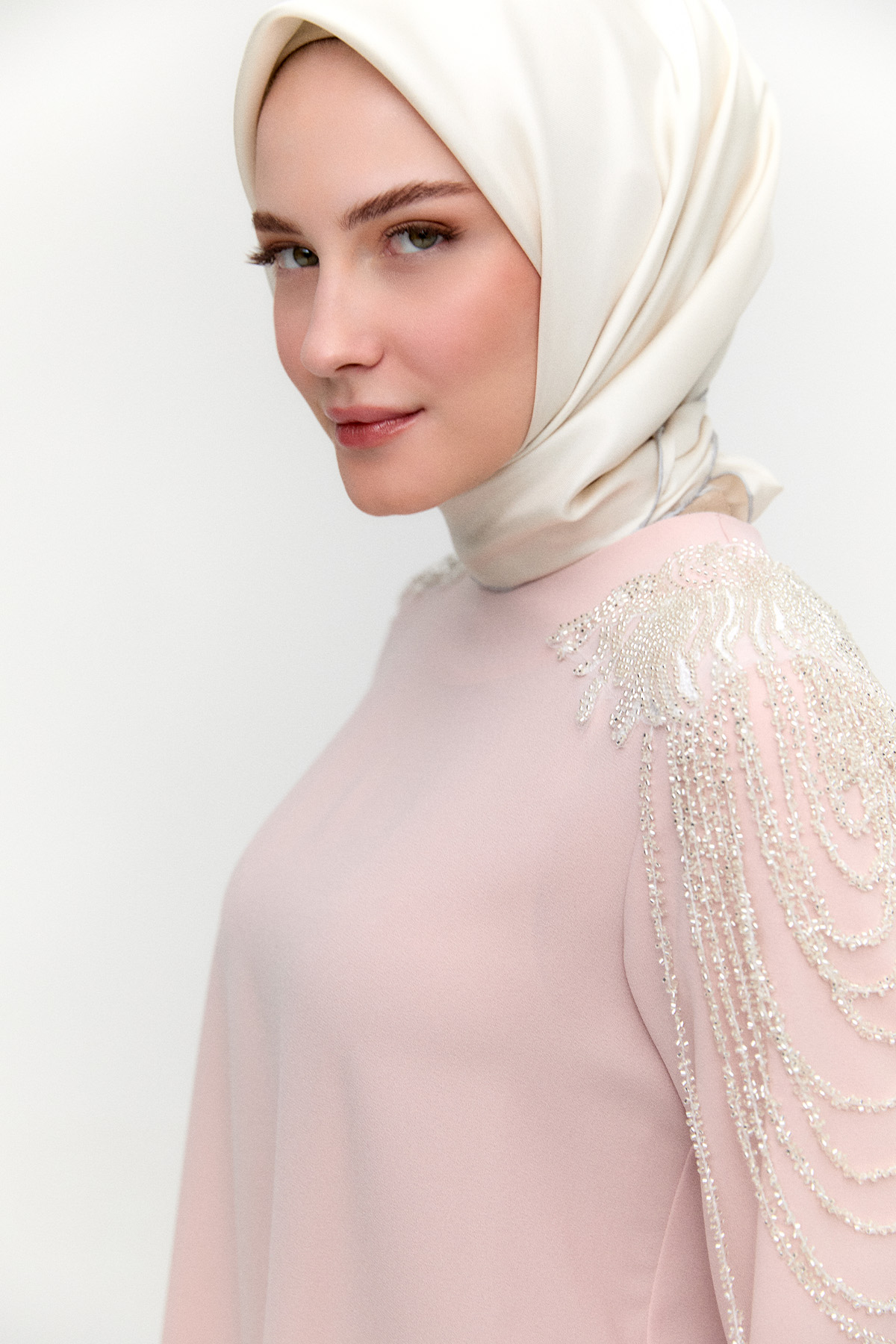 Boncuk İşlemeli Krep Takım, Tesettür Giyim