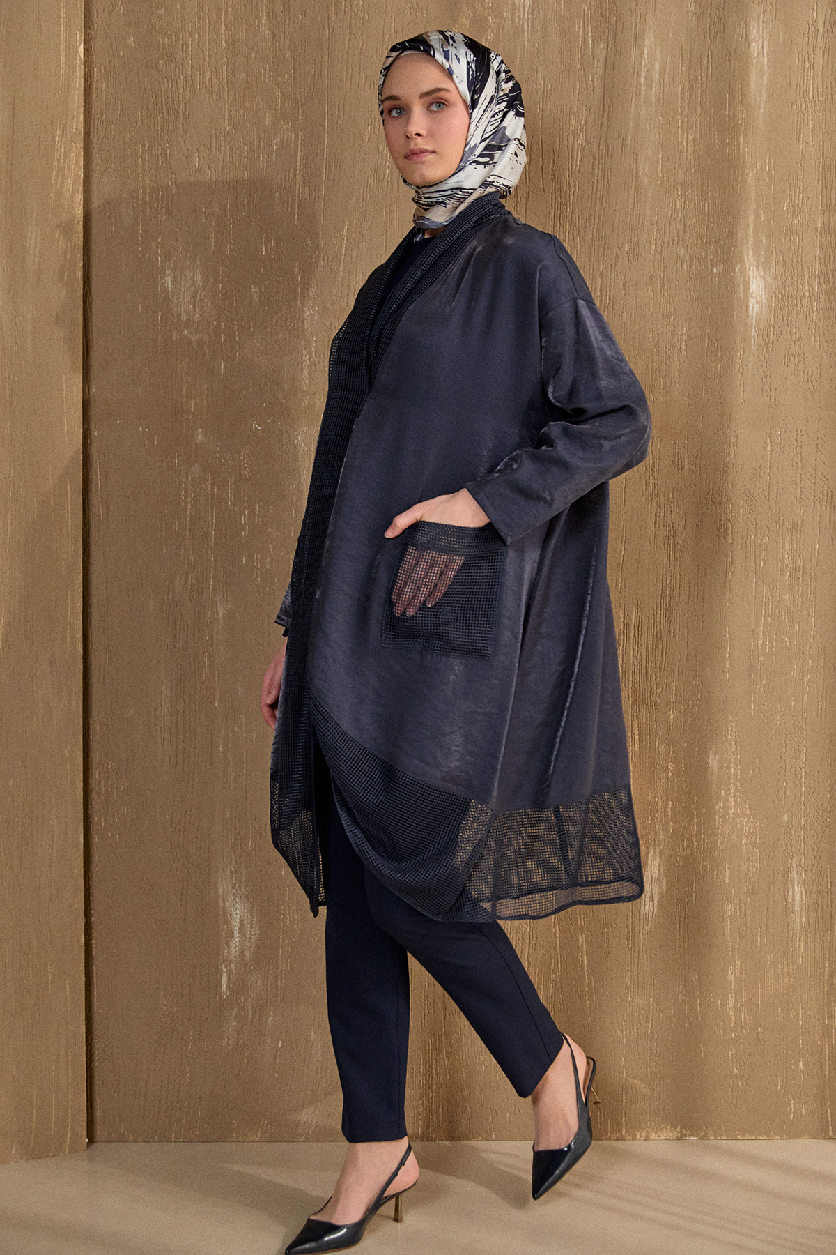 Jakarlı File Detaylı Kap, Tesettür Giyim