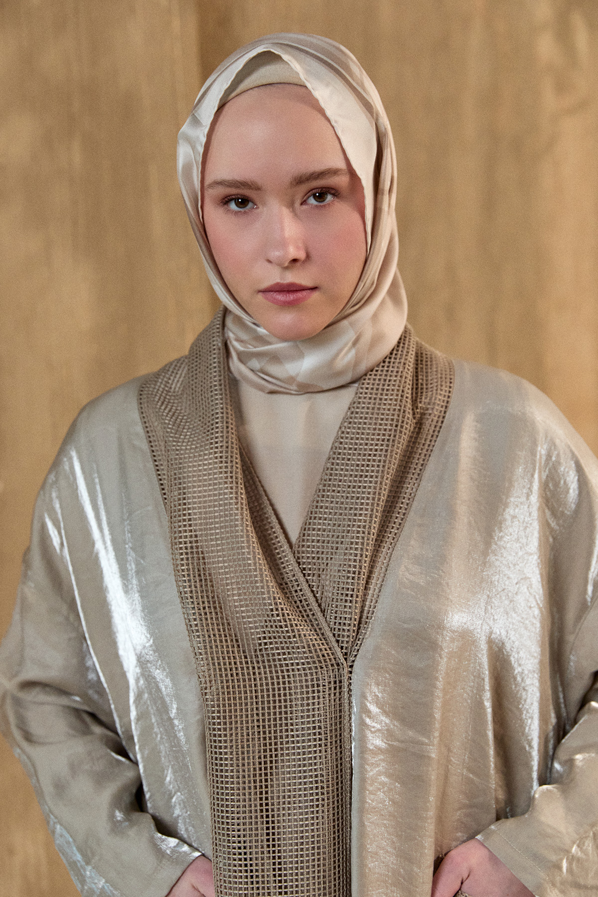 Jakarlı File Detaylı Kap, Tesettür Giyim