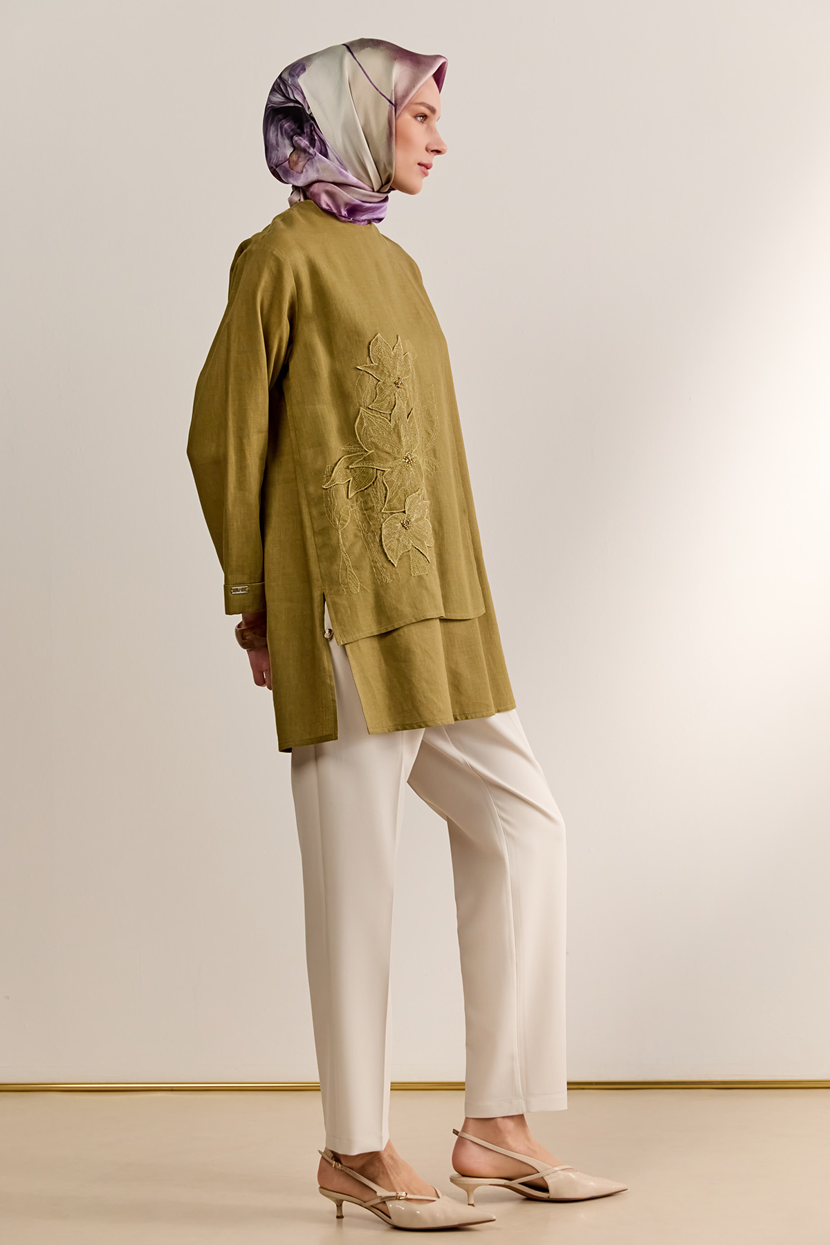 Çiçek Nakışlı Boncuklu Keten Tunik, Tesettür Giyim