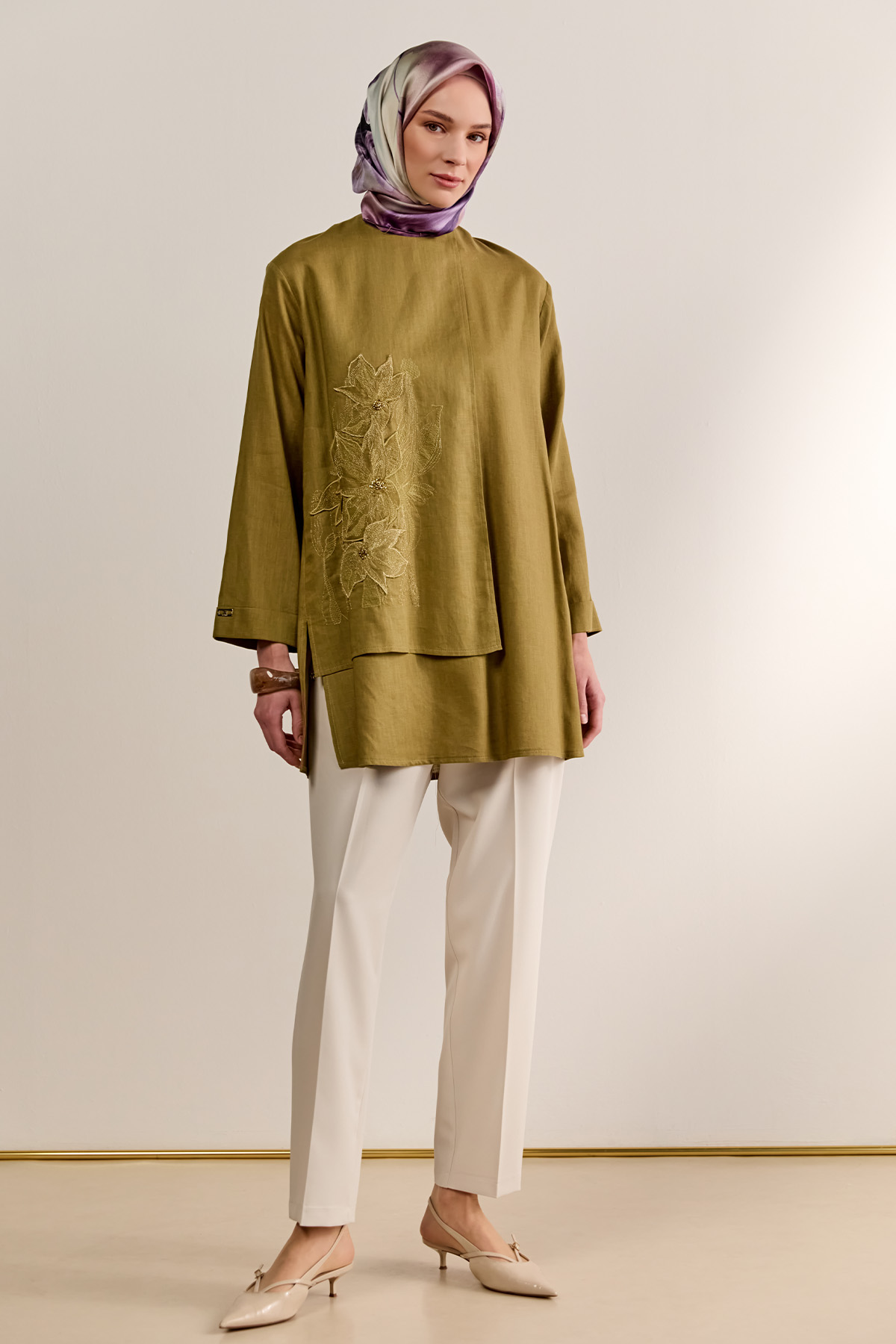 Çiçek Nakışlı Boncuklu Keten Tunik, Tesettür Giyim