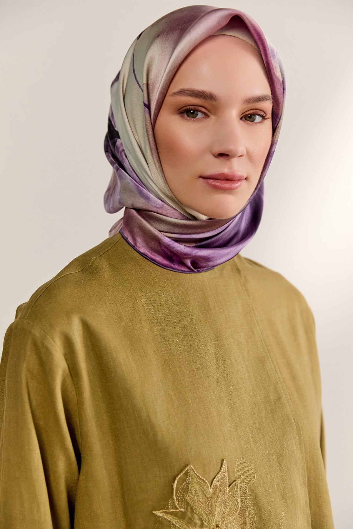 Çiçek Nakışlı Boncuklu Keten Tunik, Tesettür Giyim