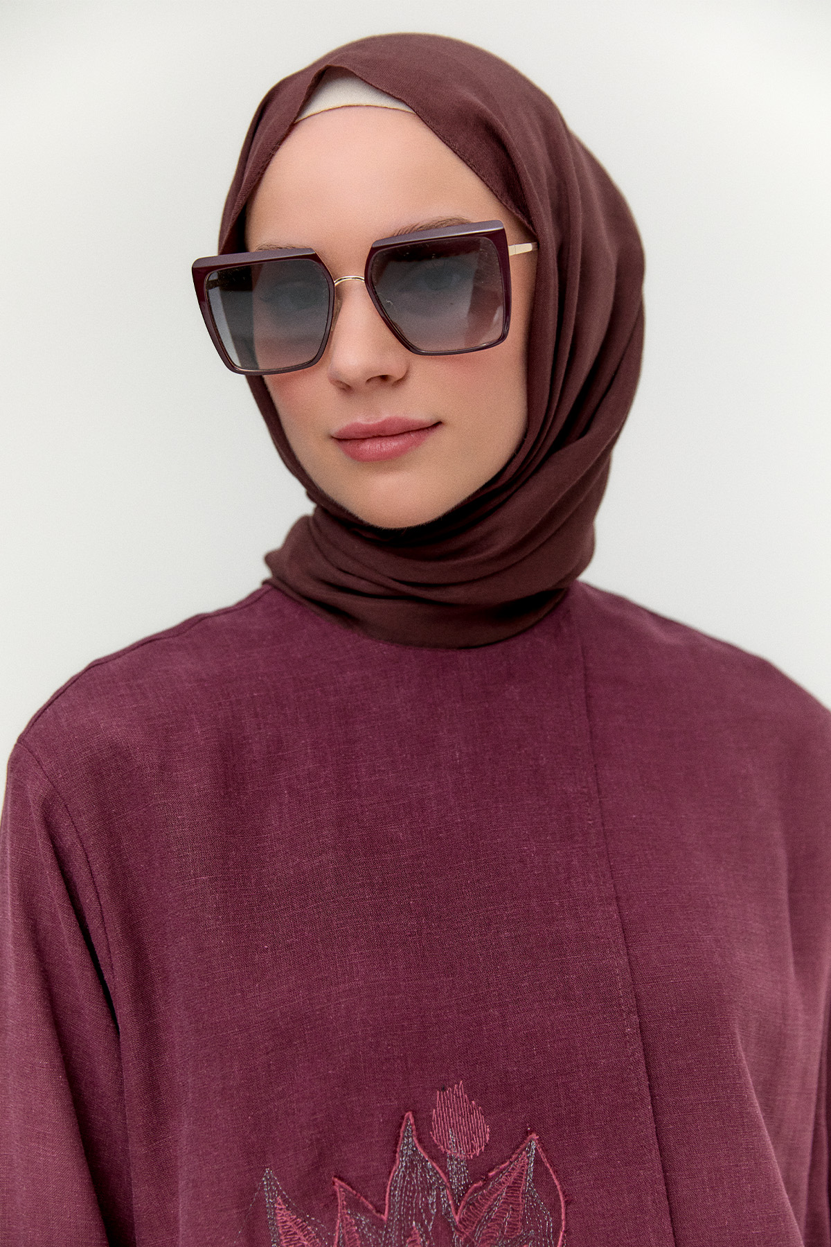 Çiçek Nakışlı Boncuklu Keten Tunik, Tesettür Giyim
