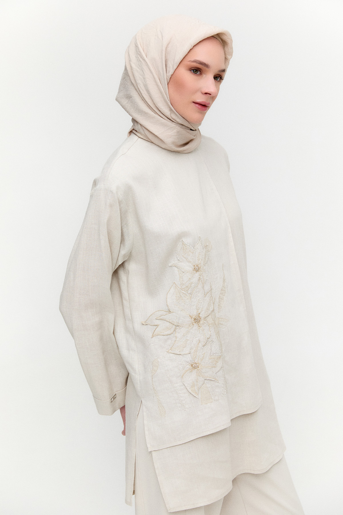 Çiçek Nakışlı Boncuklu Keten Tunik, Tesettür Giyim