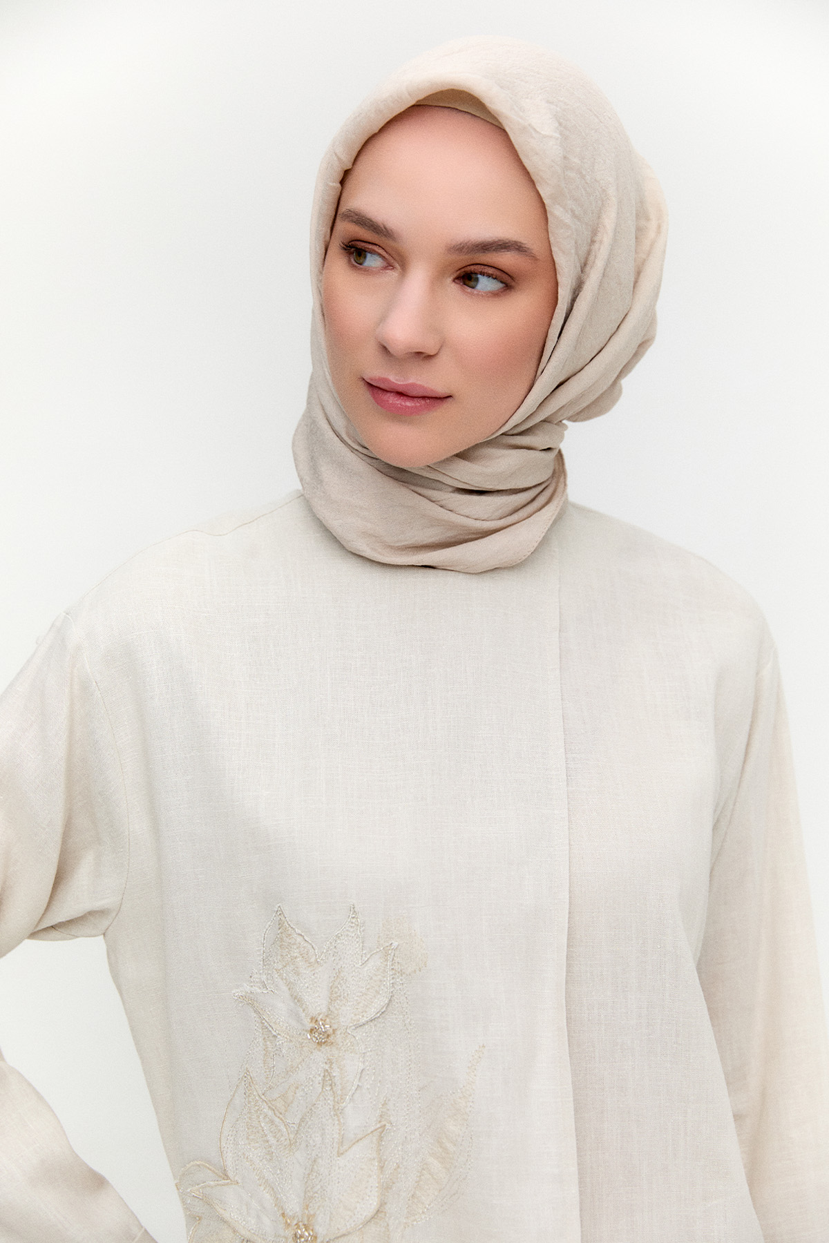 Çiçek Nakışlı Boncuklu Keten Tunik, Tesettür Giyim