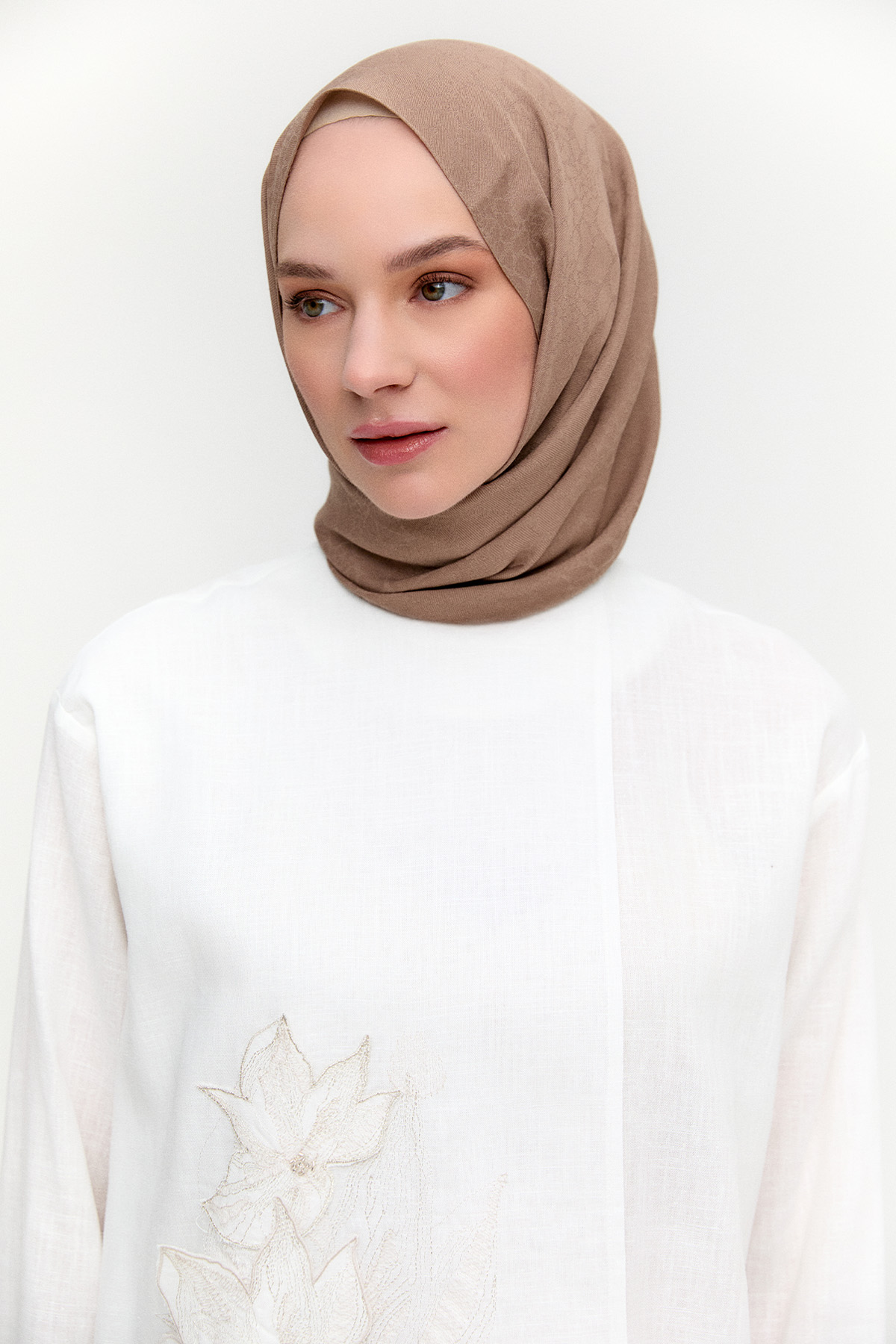 Çiçek Nakışlı Boncuklu Keten Tunik, Tesettür Giyim