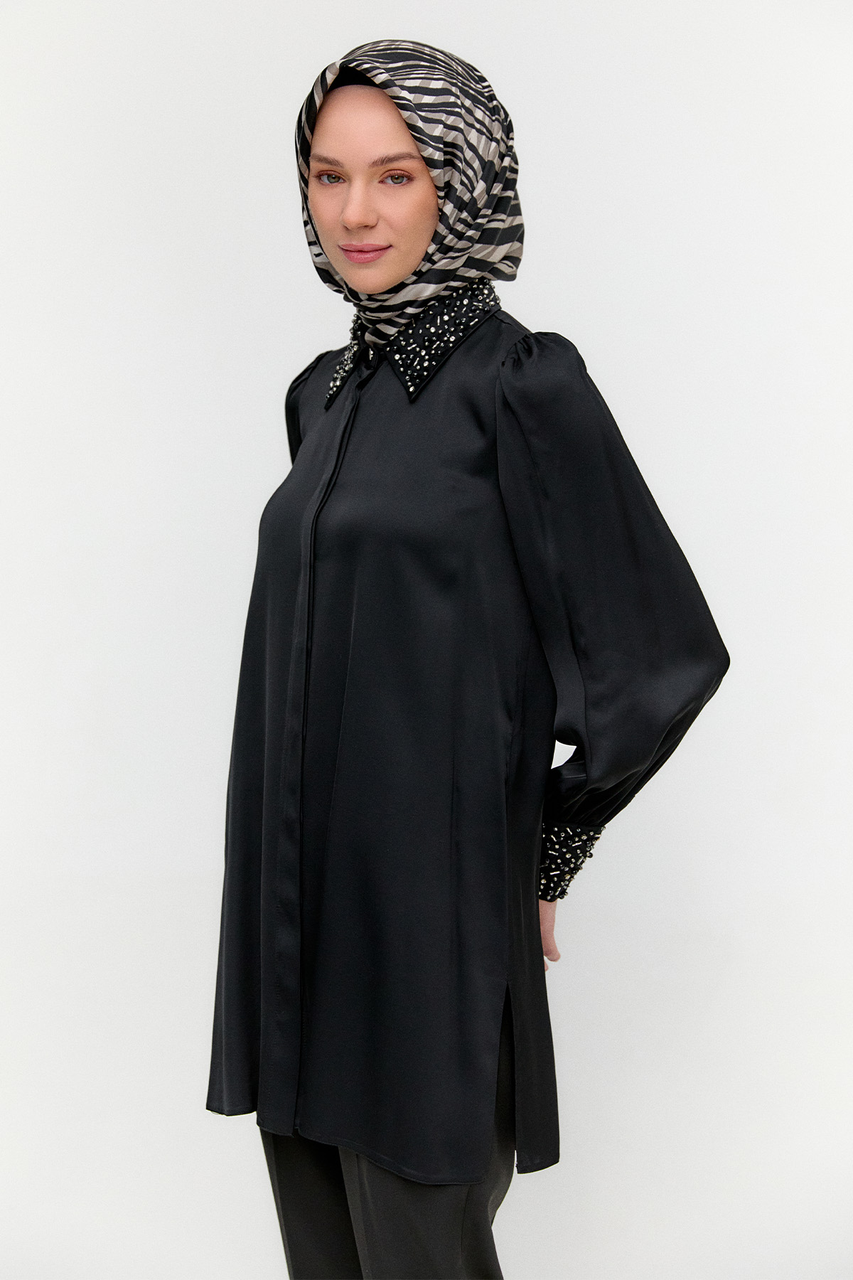 İşlemeli Detaylı Floş Tunik, Tesettür Giyim