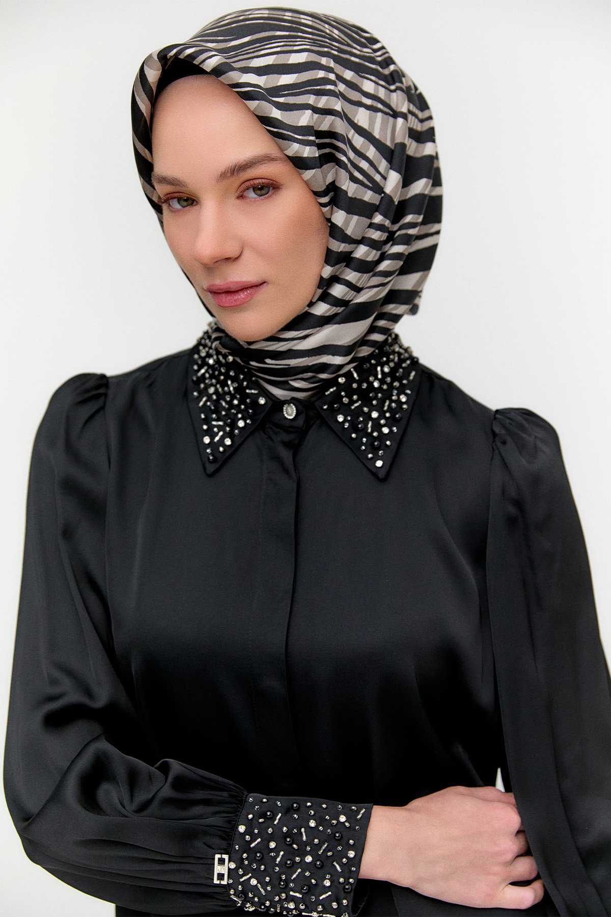 İşlemeli Detaylı Floş Tunik, Tesettür Giyim